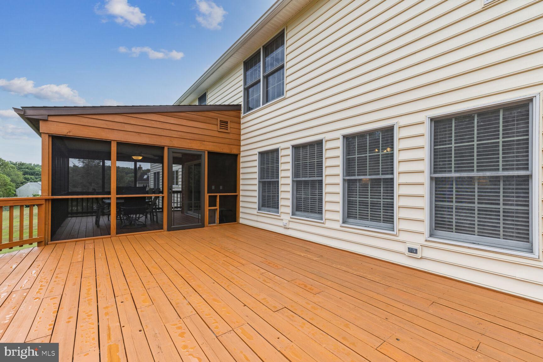 MANOR FIELDS - Residential