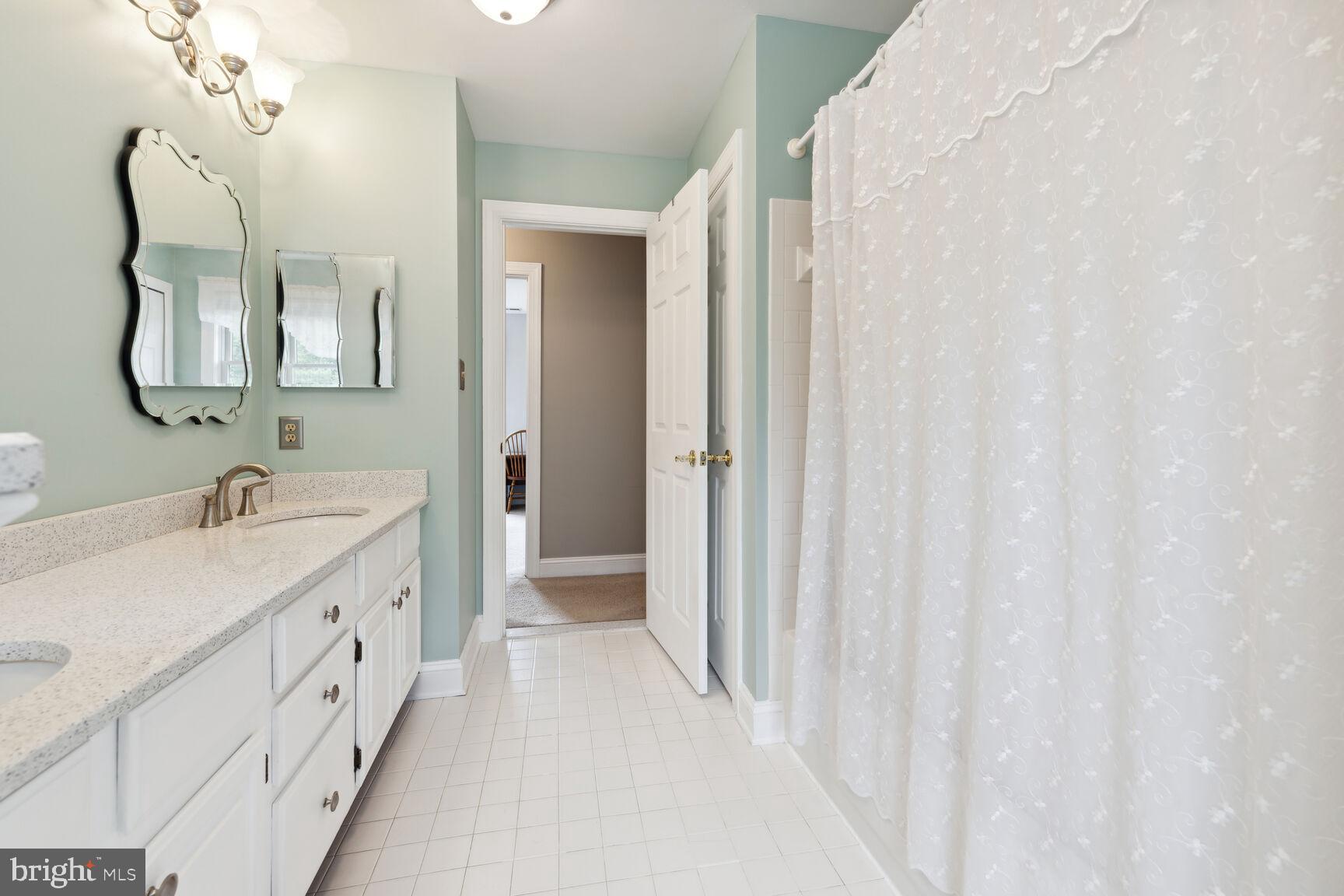 MANOR FIELDS - Residential