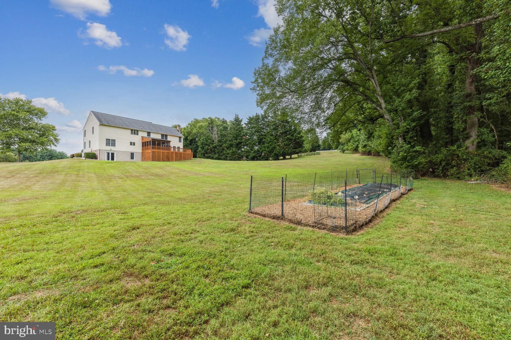 MANOR FIELDS - Residential