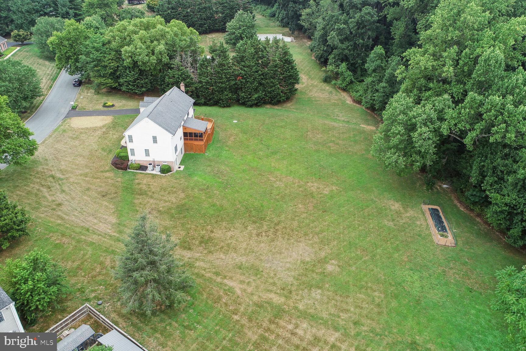 MANOR FIELDS - Residential