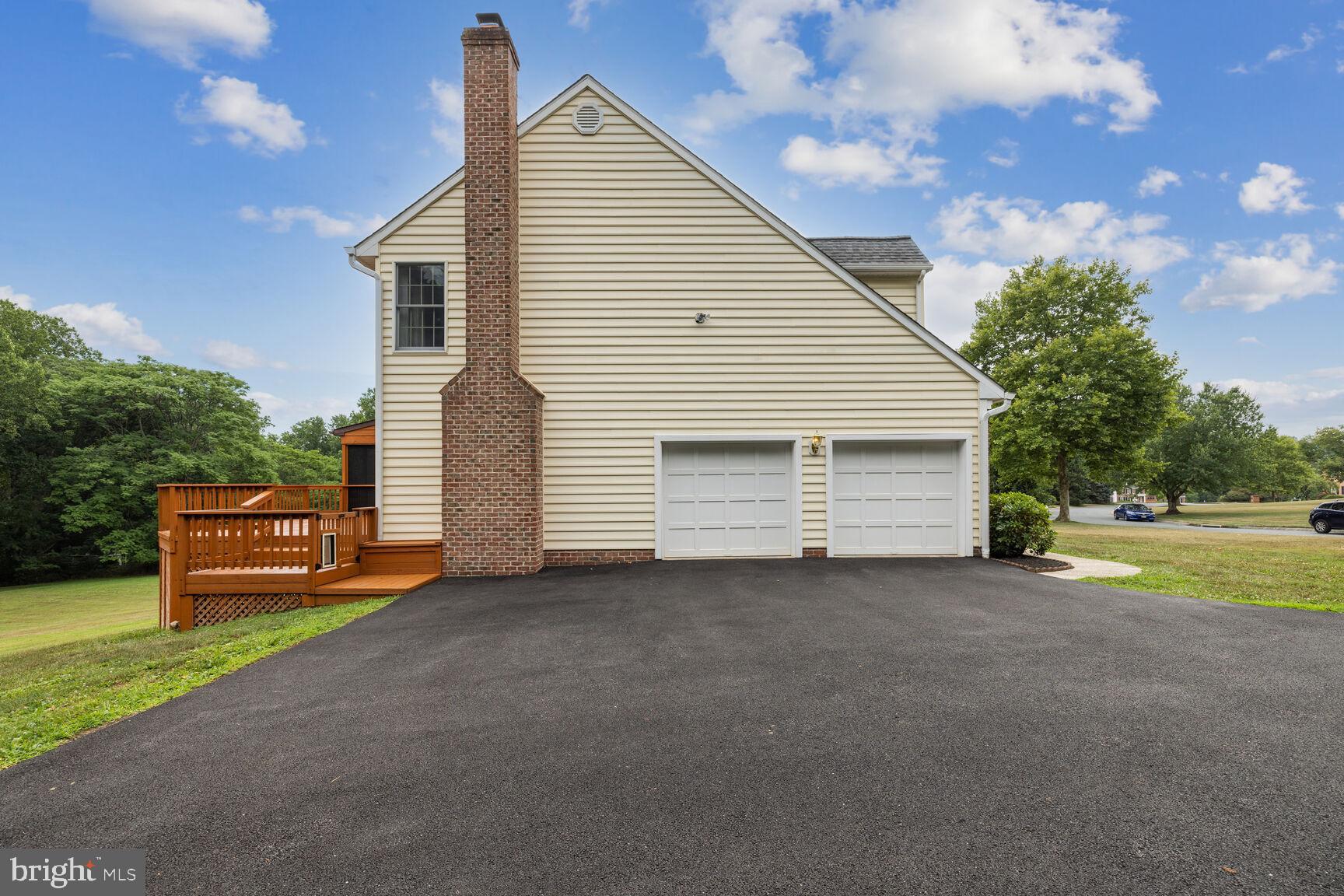 MANOR FIELDS - Residential