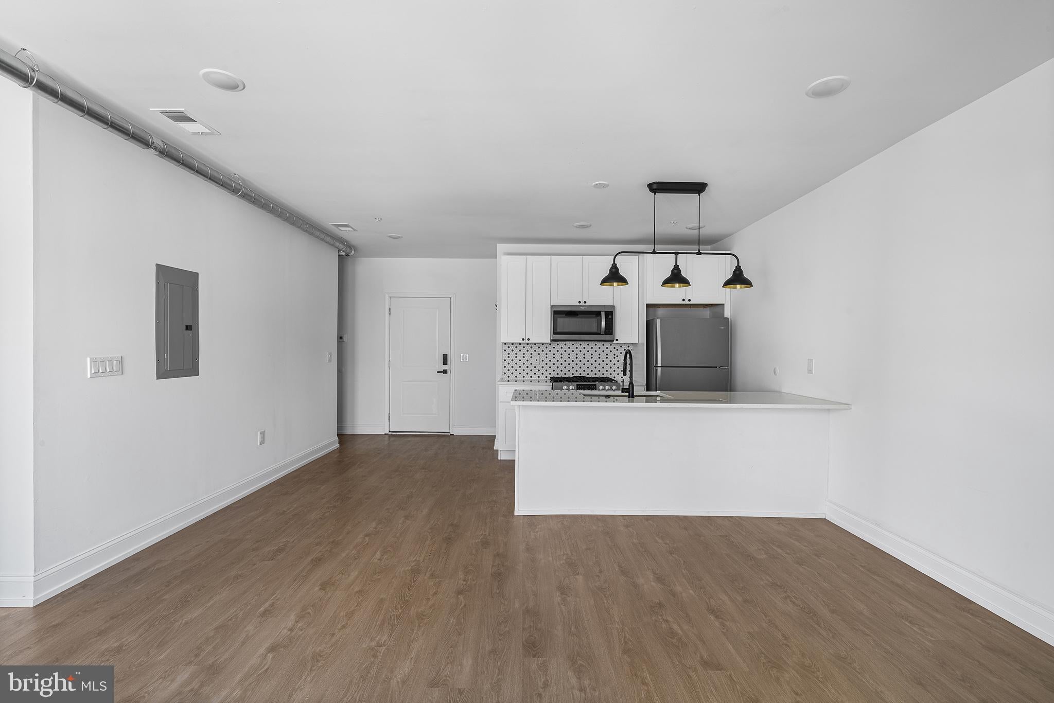 1614 RIDGE AVENUE 305