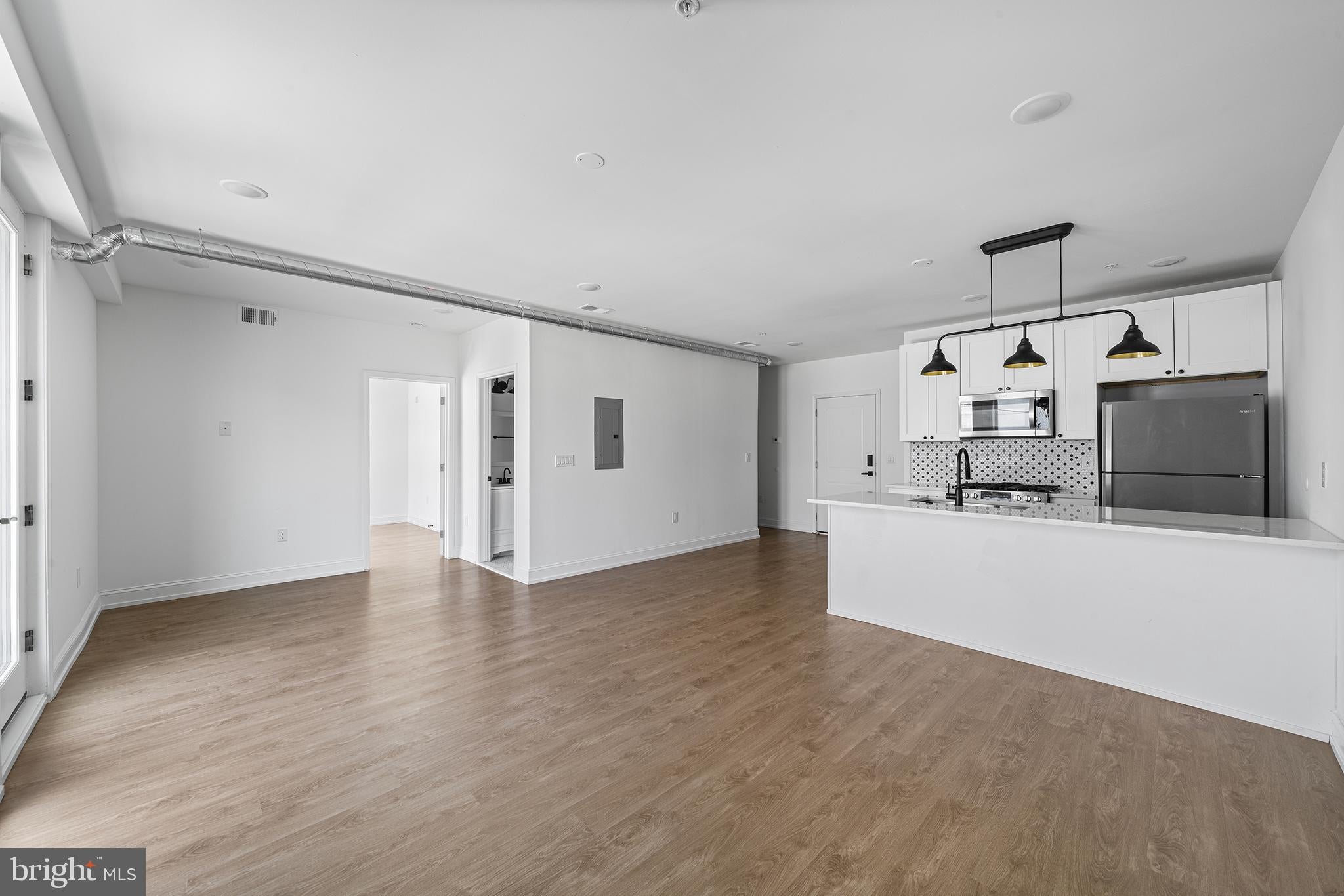 1614 RIDGE AVENUE 305