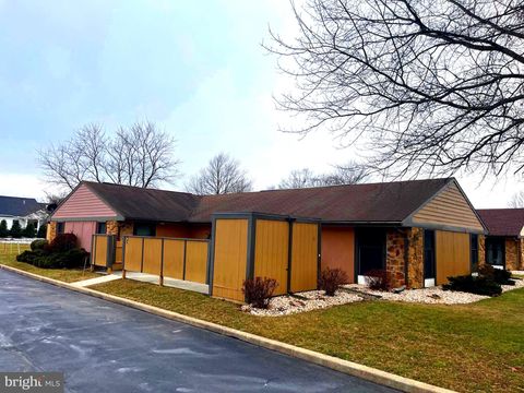 Condo For Sale - 21 Abbey Court Ct<br/> CARLISLE, PA 17015