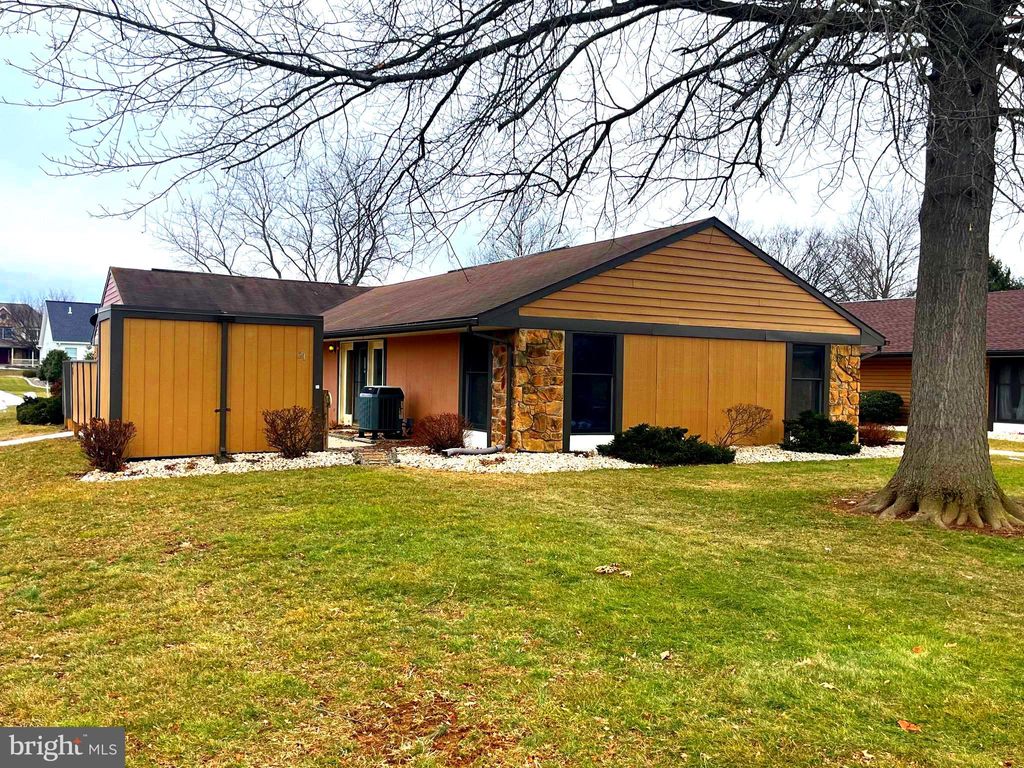 Photo of 21 Abbey Ct, CARLISLE, PA 17015 (MLS # PACB2051030)