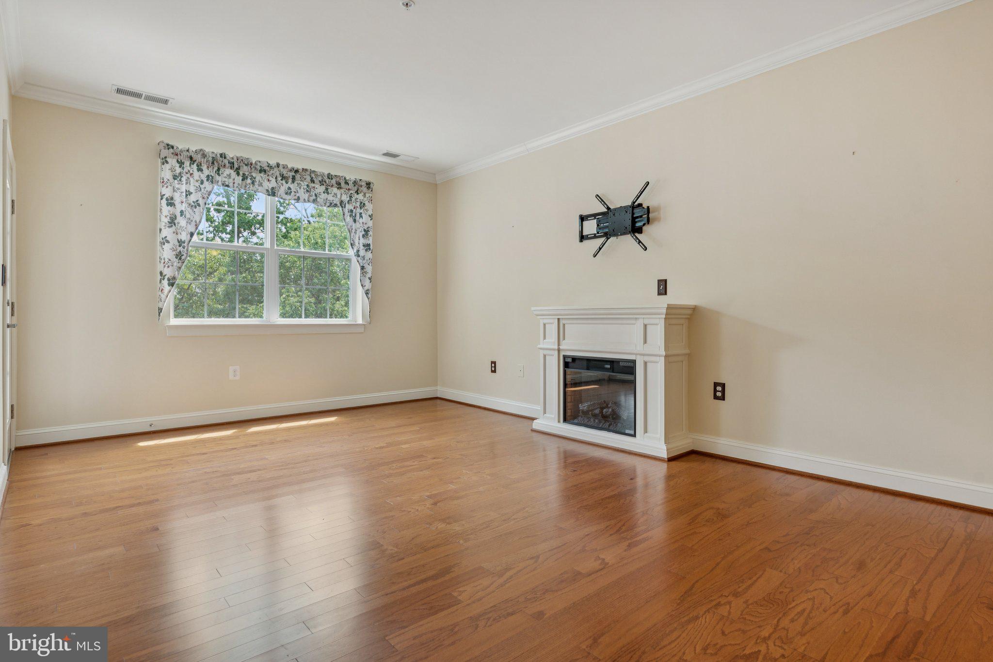 MACPHAIL WOODS - Residential