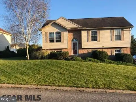 133 Steeple Chase Drive, Bellefonte, PA 16823