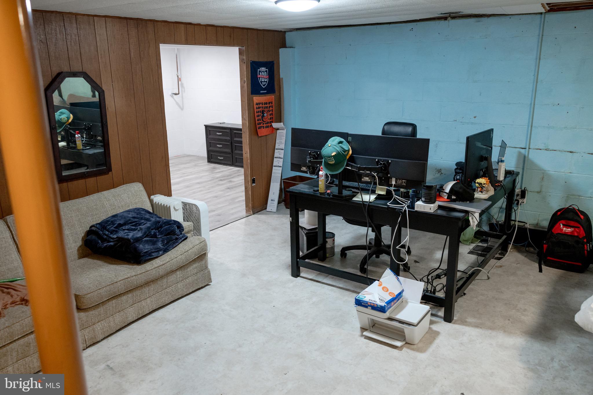 HAGERSTOWN - Residential