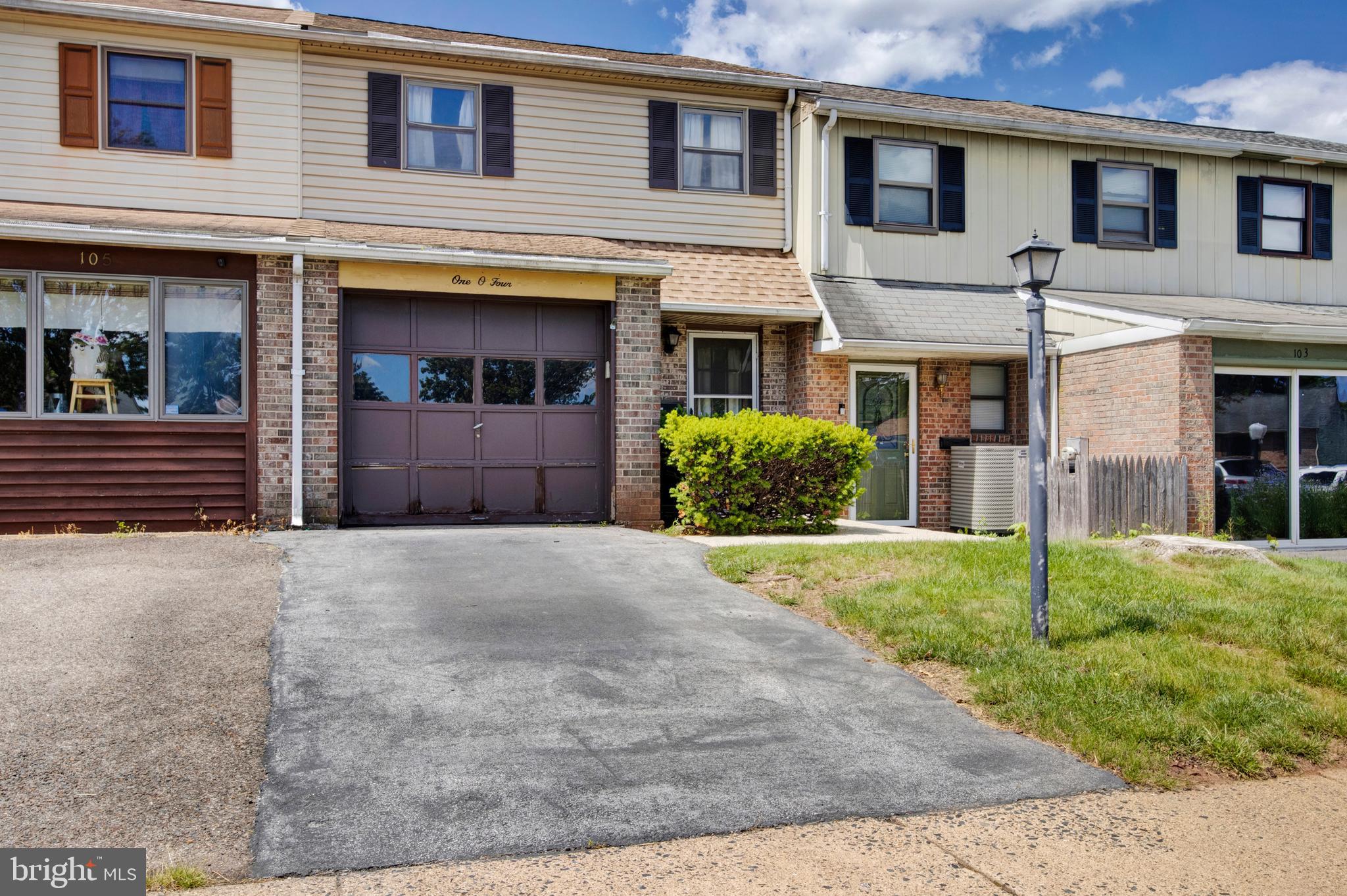 ORCHARD COURTS - Residential