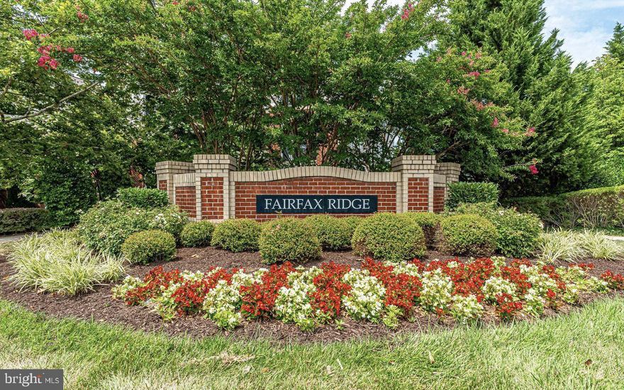 Great one bedroom, one bath 2nd level condo located in sought after Fairfax Ridge in prime City of Fairfax location. Easy access to Route 50, Route 66 and Vienna Metro. Near George Mason University, Fairfax County Government Center,  Fairfax Corner and Fair Oaks Mall.  Less than an hour west takes you to the Blue Ridge Mountains and orchards and 45 minutes east takes you into Washington DC. The unit has a Computer nook, Stainless steel appliances with breakfast bar, washer and dryer with a quaint balcony.  One reserved parking space with additional street parking. Access and use of amenities at the clubhouse with business center,  outdoor swimming pool and fully equipped fitness center. BLACKOUT DATES FOR SHOWINGS APRIL 12 - APRIL 22. OWNER WILL BE PACKING & VACATING THE PROPERTY. The unit will be painted and cleaned prior move in.  No pets or smoking please. Easy online application process!!