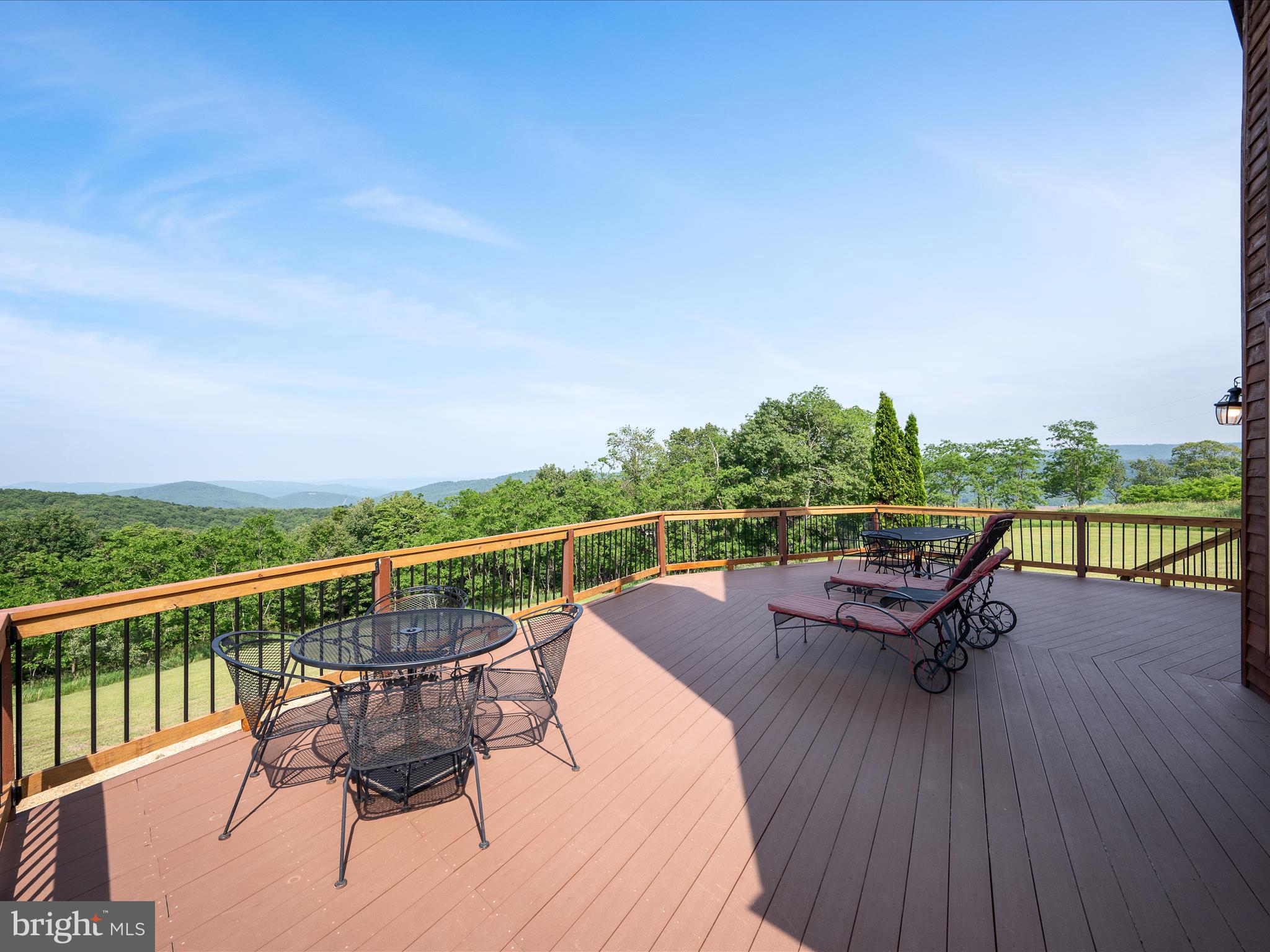 MOUNTAIN MEADOWS - Residential