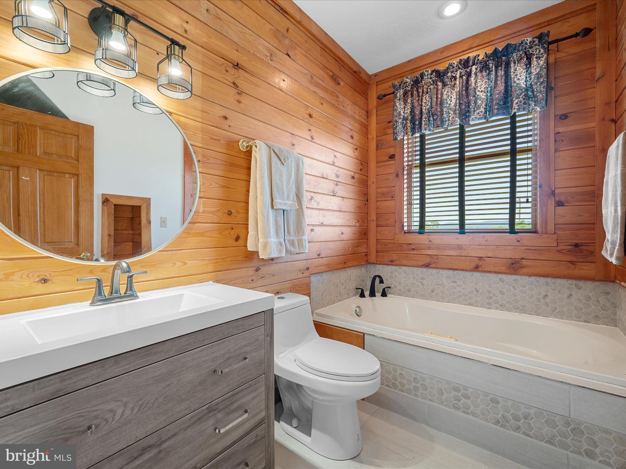 MOUNTAIN MEADOWS - Residential