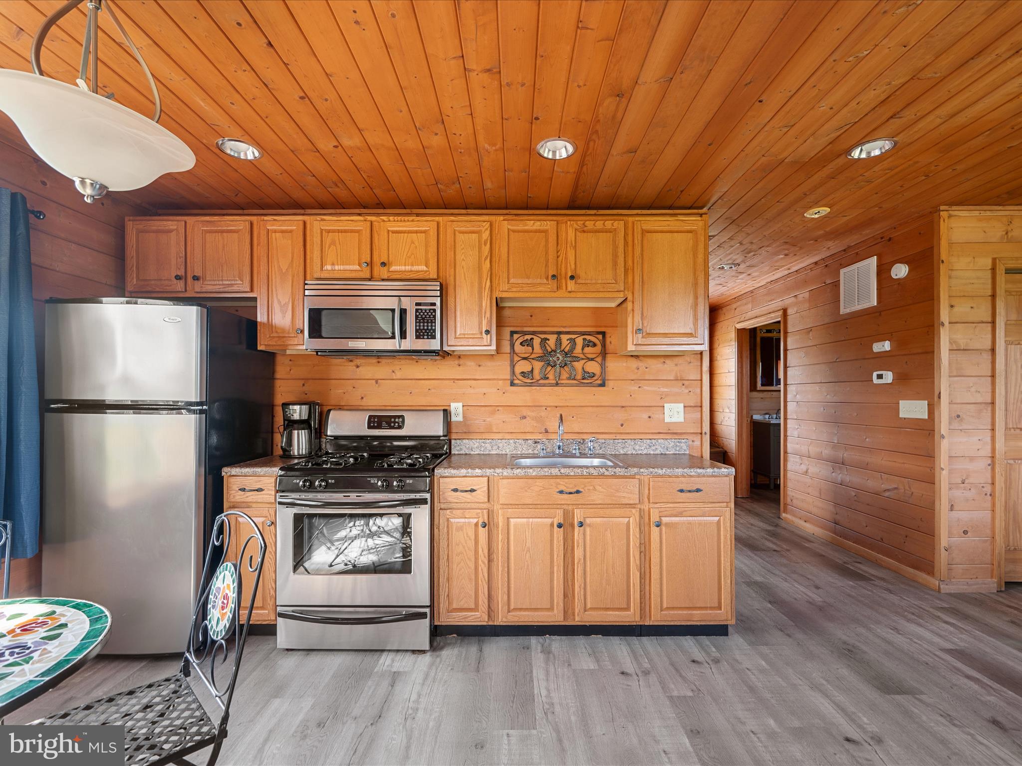 MOUNTAIN MEADOWS - Residential