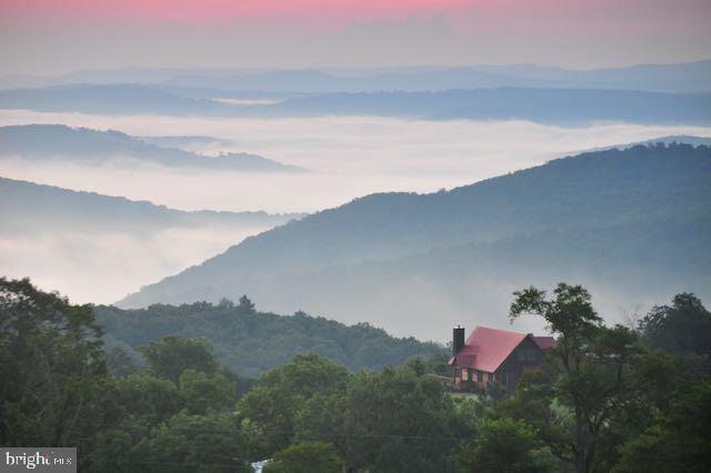 MOUNTAIN MEADOWS - Residential