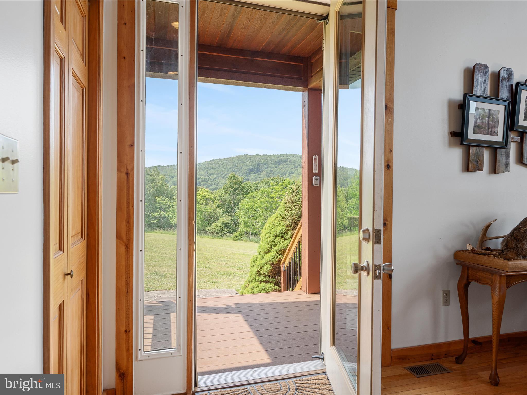 MOUNTAIN MEADOWS - Residential