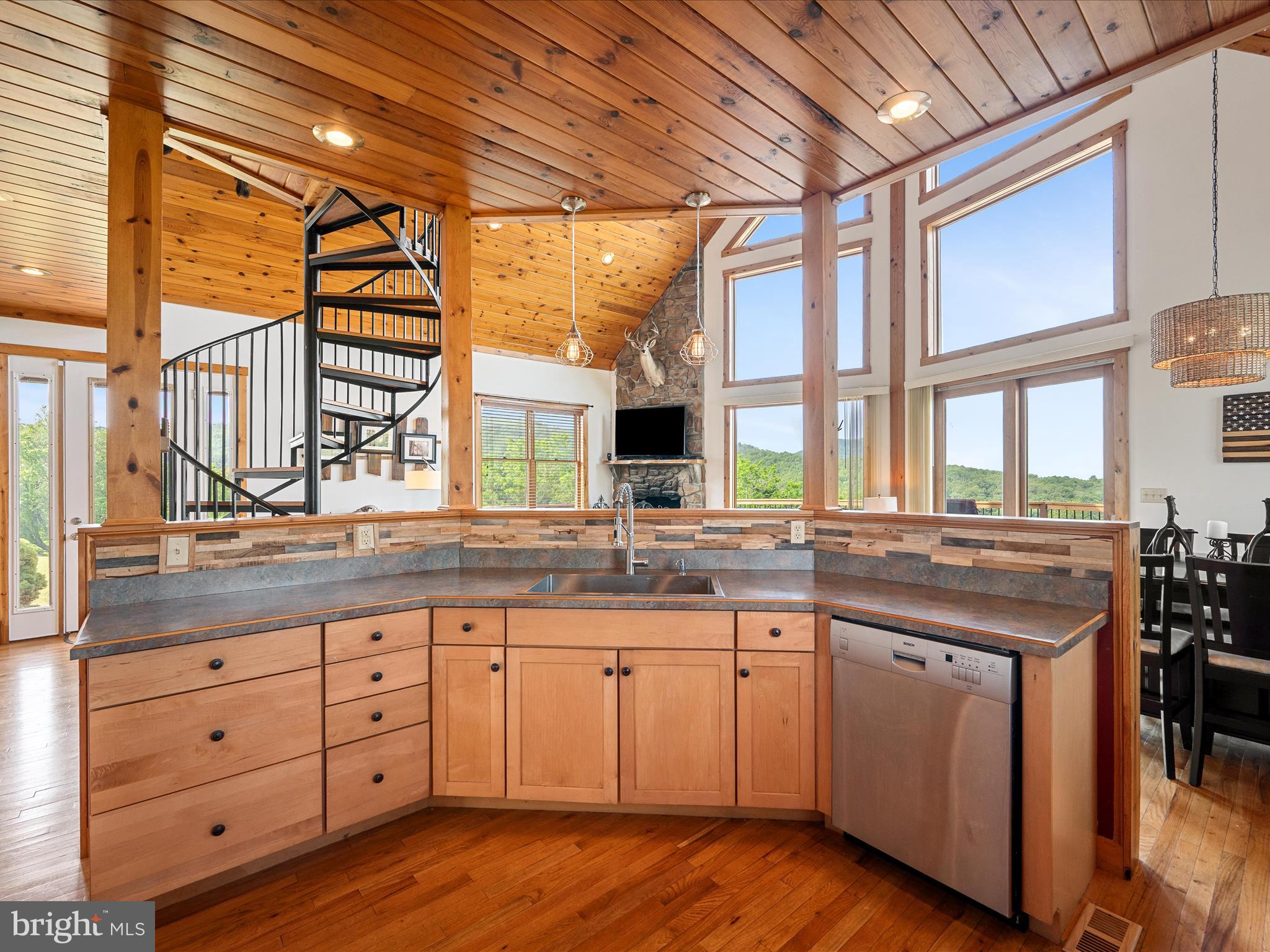 MOUNTAIN MEADOWS - Residential