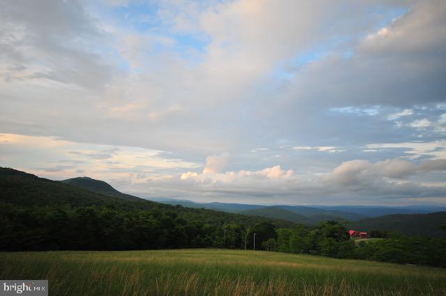 MOUNTAIN MEADOWS - Residential