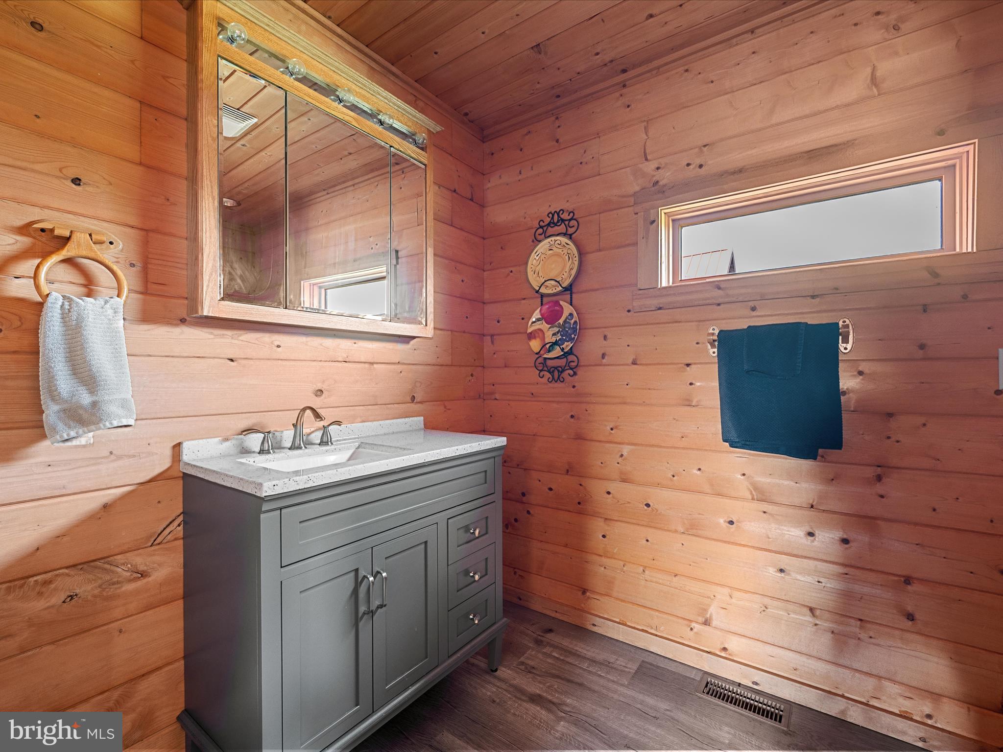 MOUNTAIN MEADOWS - Residential