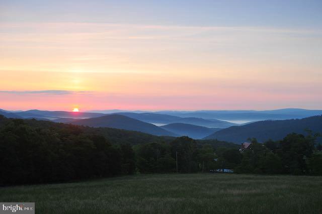 MOUNTAIN MEADOWS - Residential