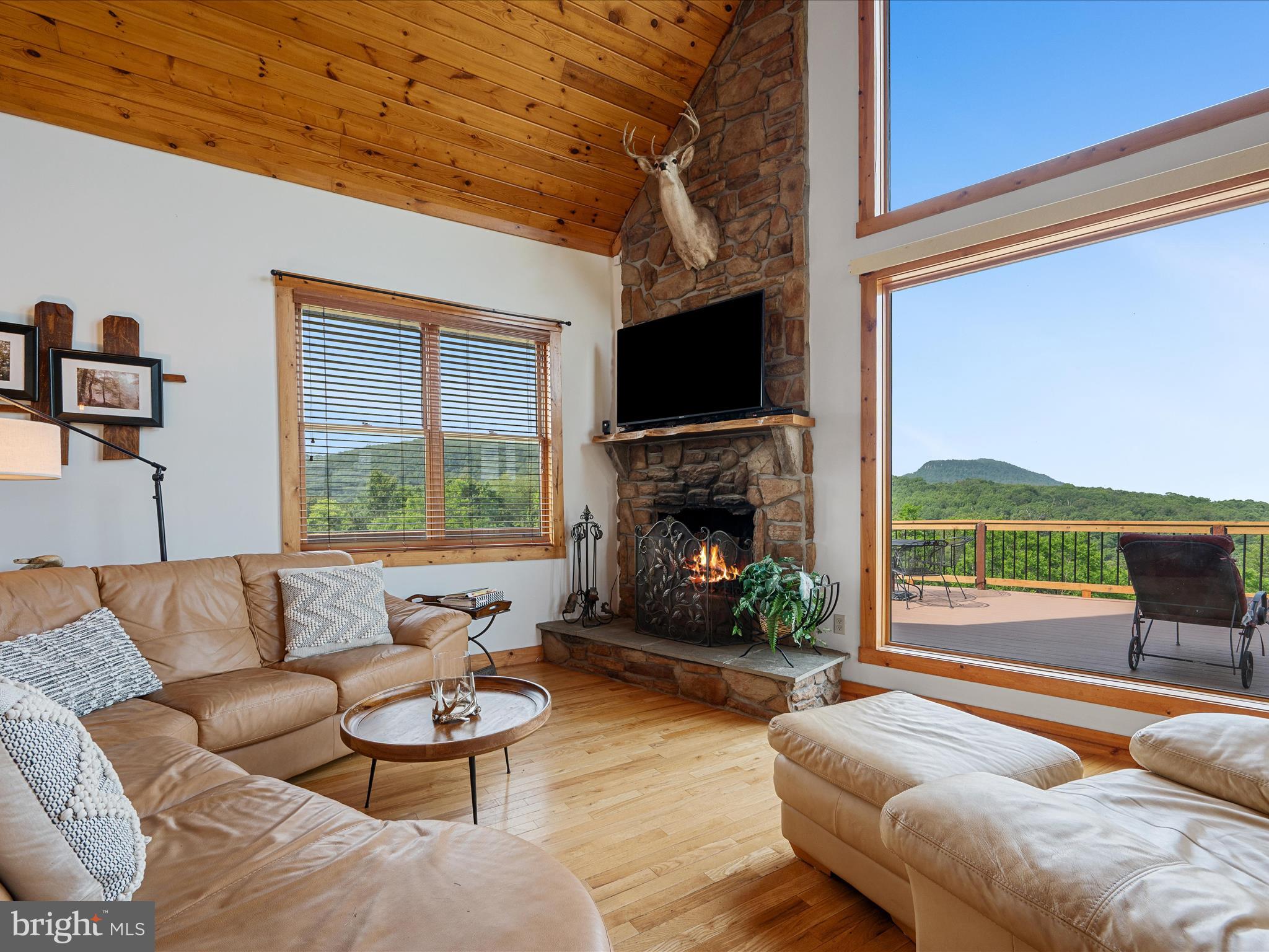 MOUNTAIN MEADOWS - Residential