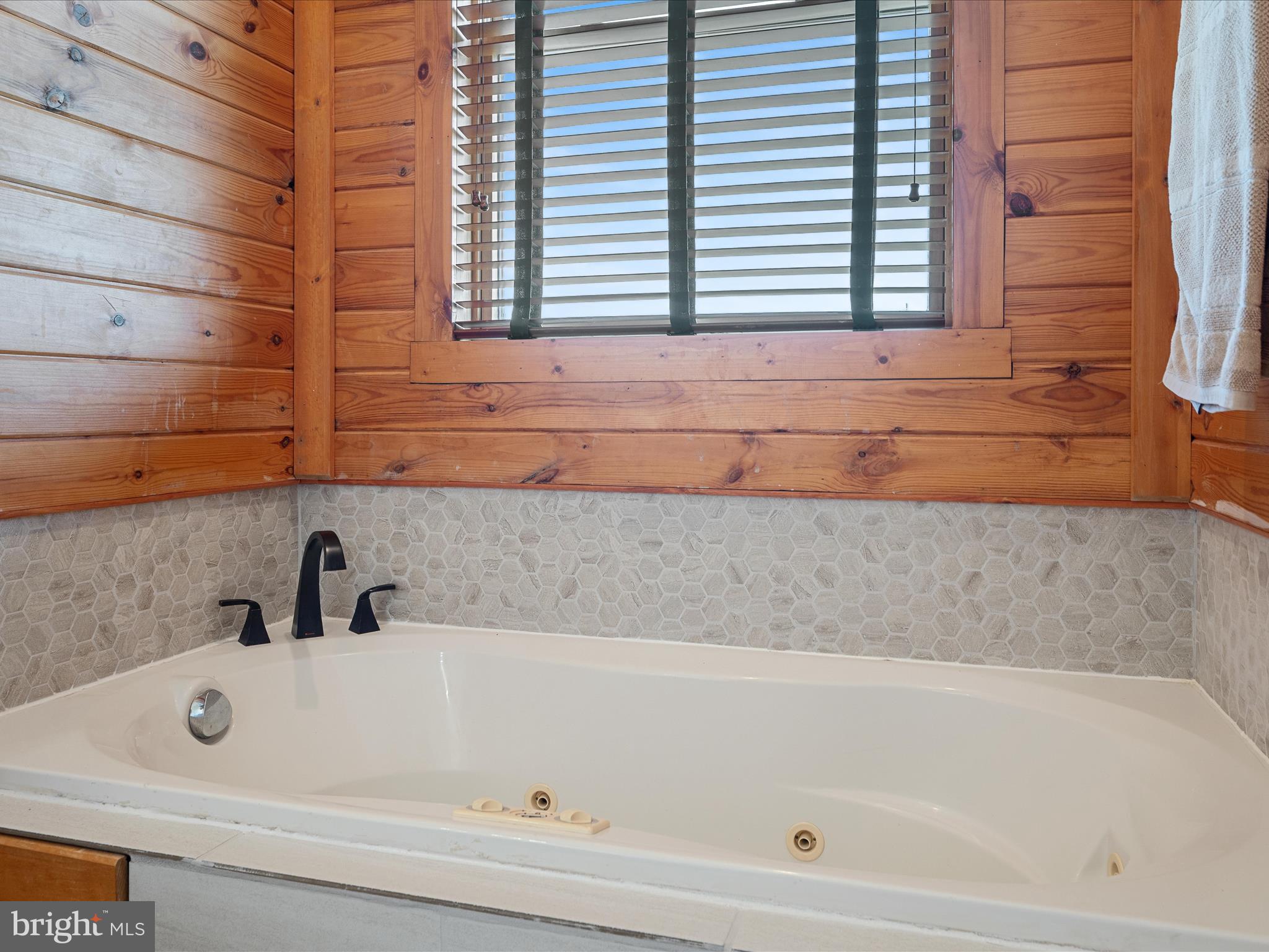 MOUNTAIN MEADOWS - Residential