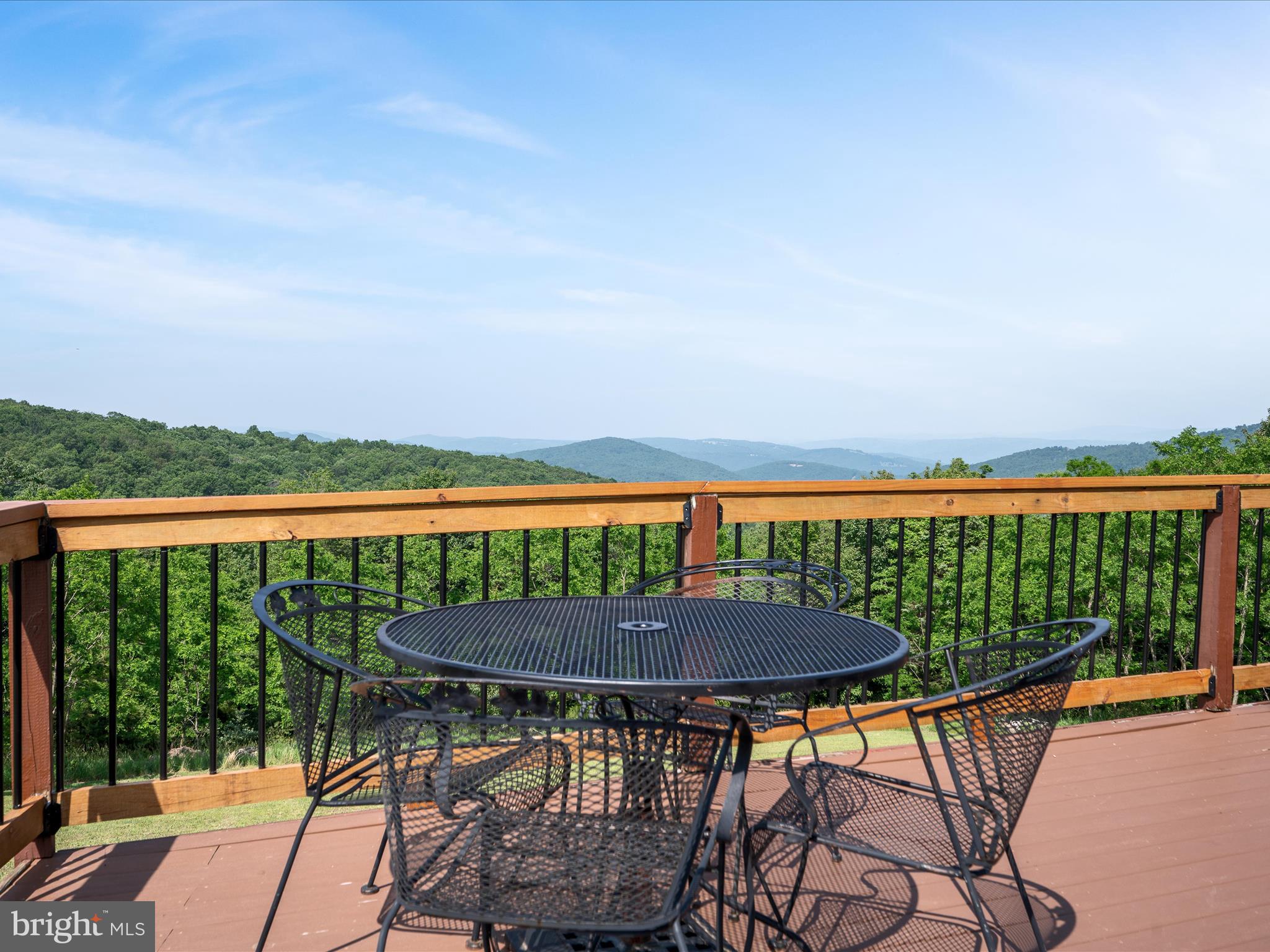 MOUNTAIN MEADOWS - Residential