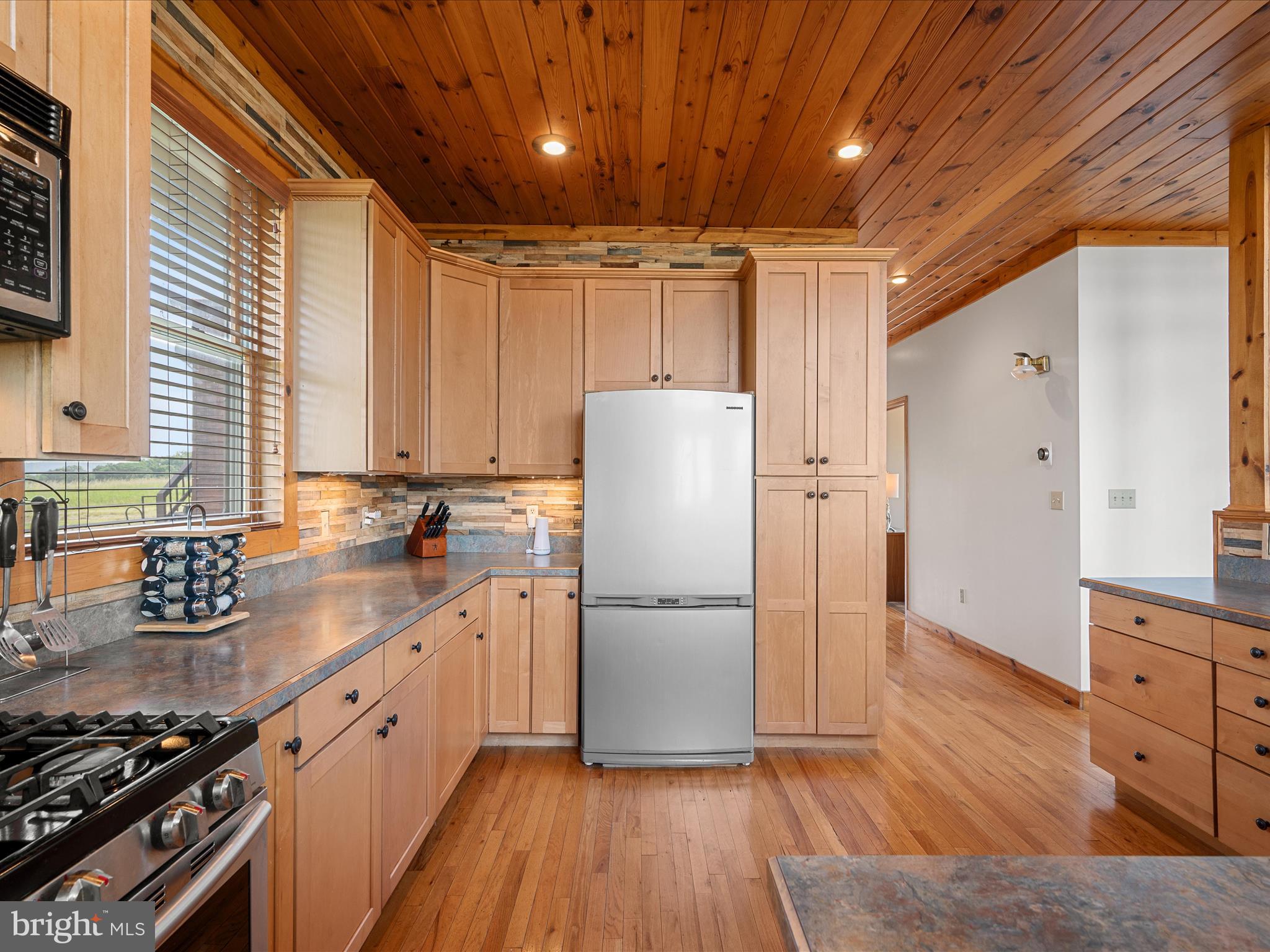 MOUNTAIN MEADOWS - Residential