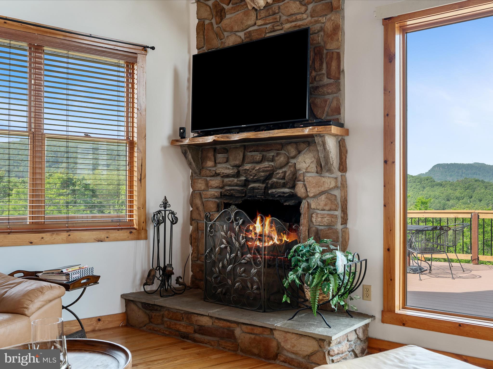 MOUNTAIN MEADOWS - Residential