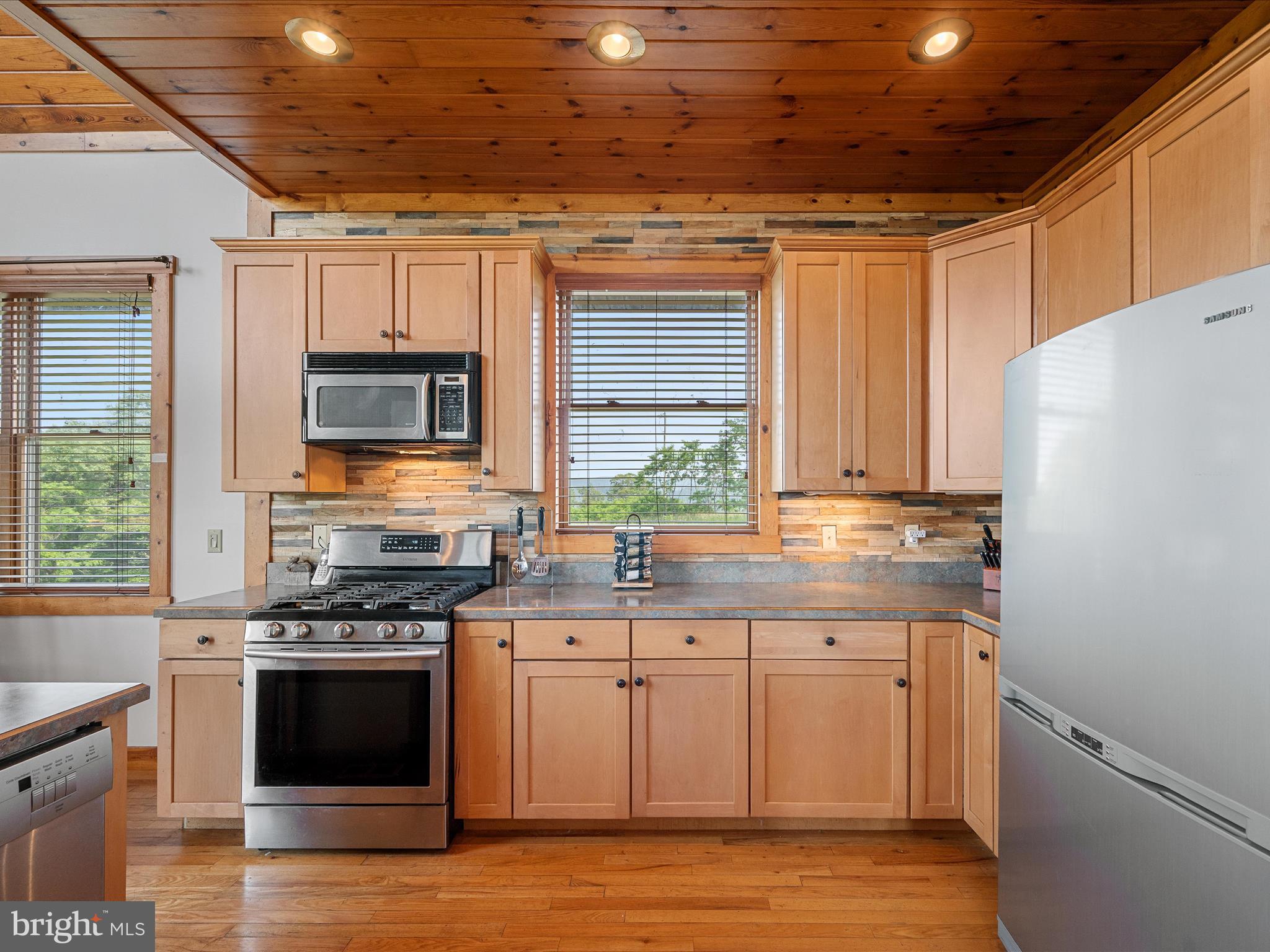 MOUNTAIN MEADOWS - Residential