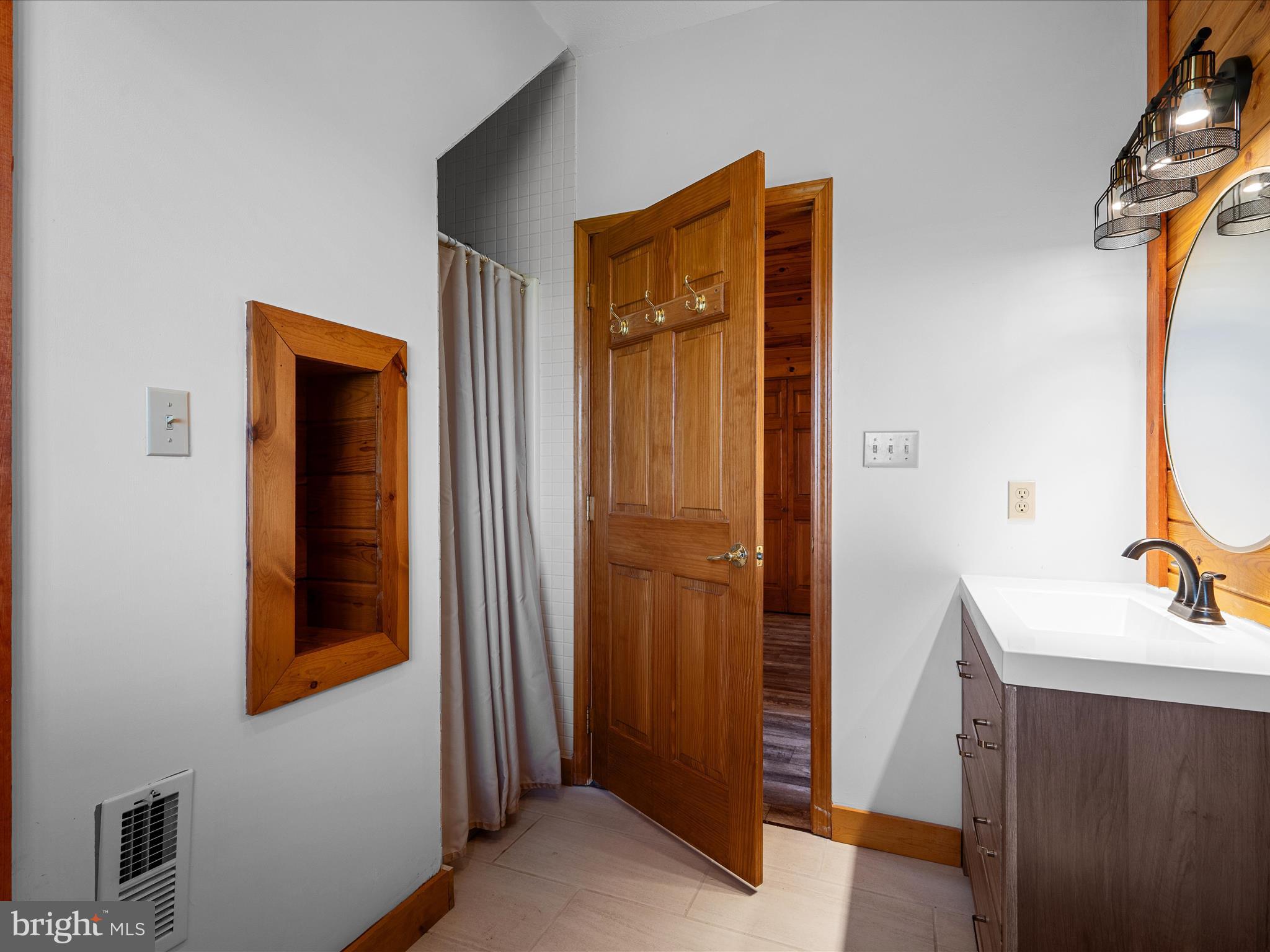 MOUNTAIN MEADOWS - Residential