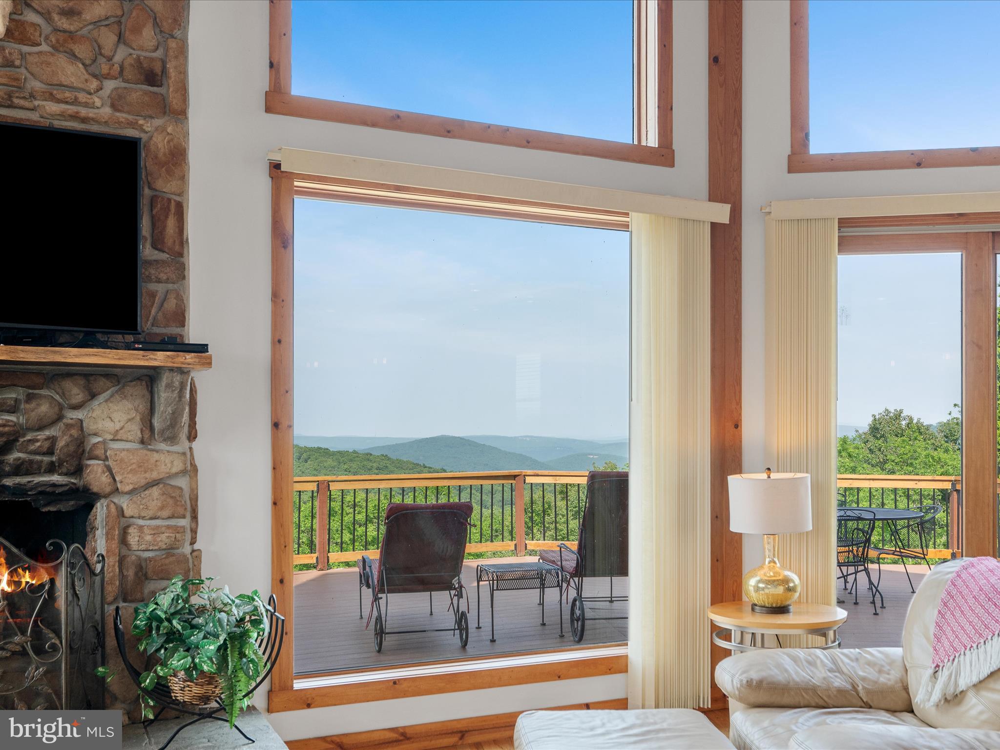 MOUNTAIN MEADOWS - Residential