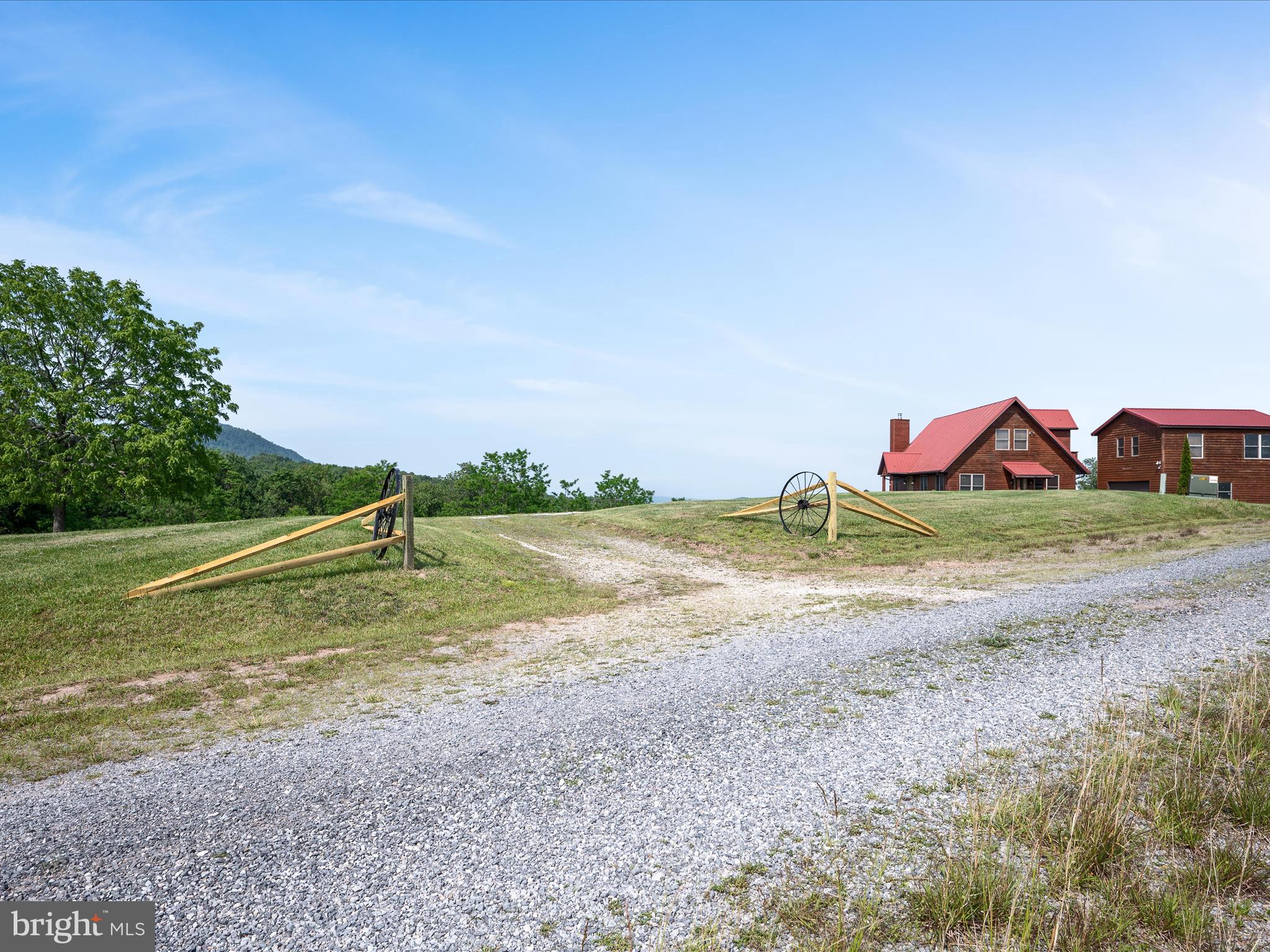 MOUNTAIN MEADOWS - Residential