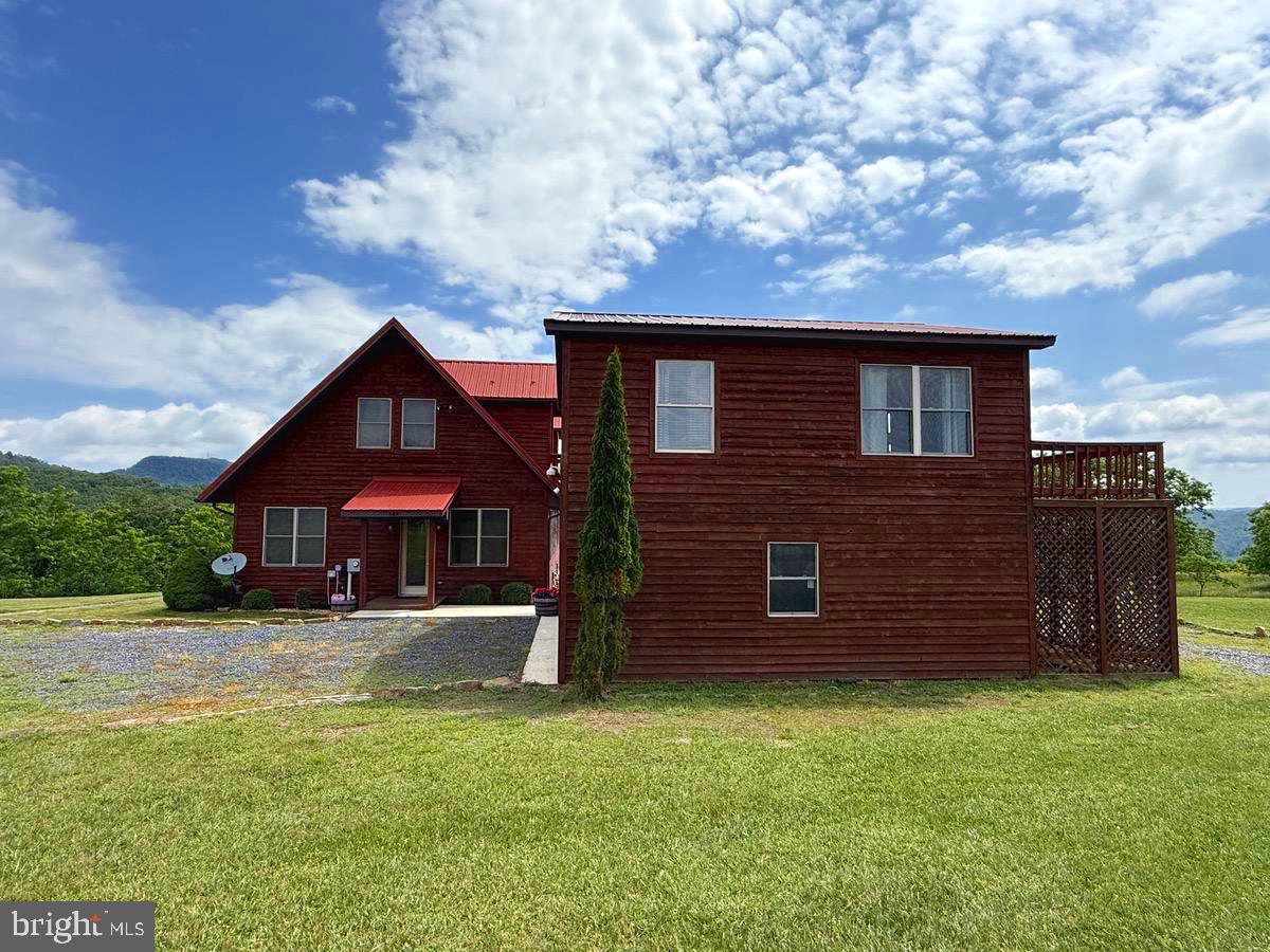 MOUNTAIN MEADOWS - Residential