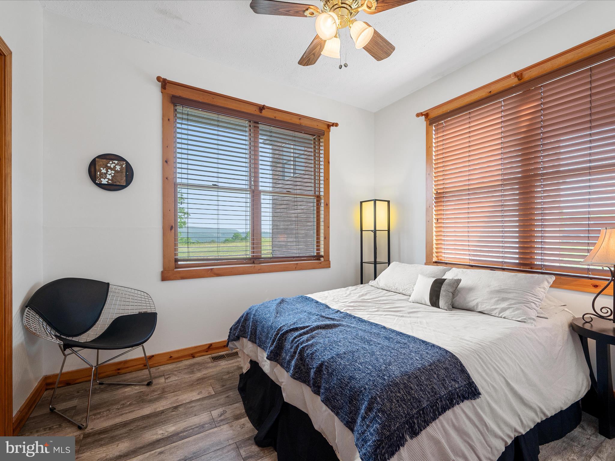 MOUNTAIN MEADOWS - Residential