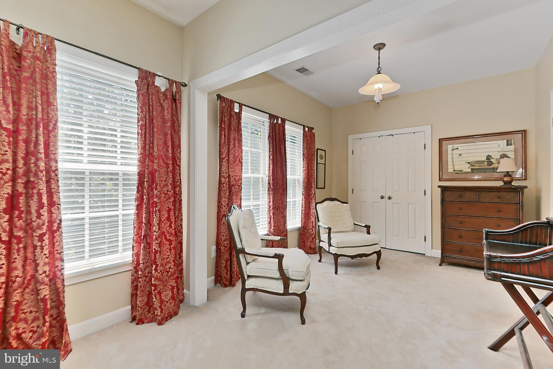 VIRGINIA OAKS - Residential