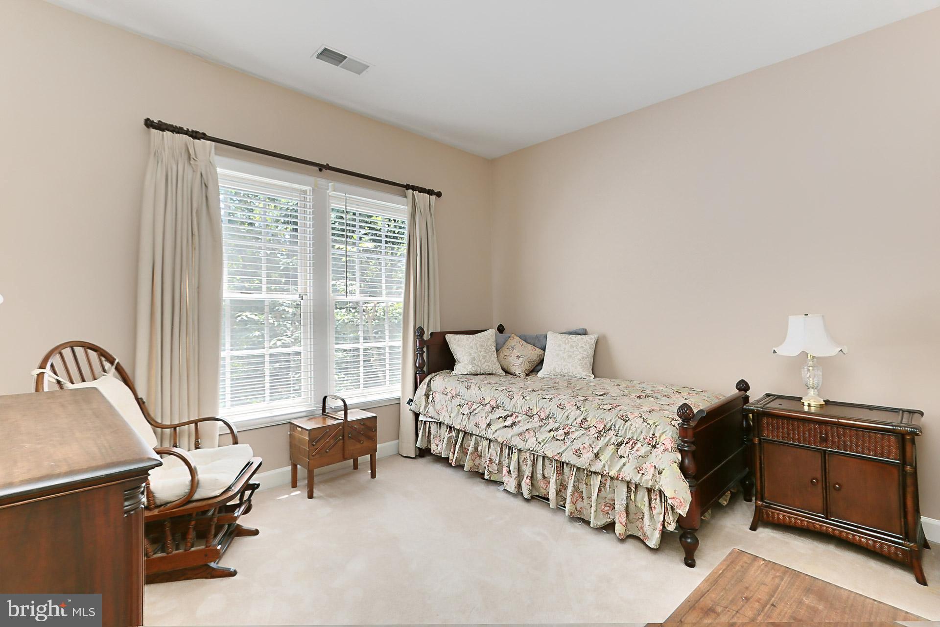 VIRGINIA OAKS - Residential