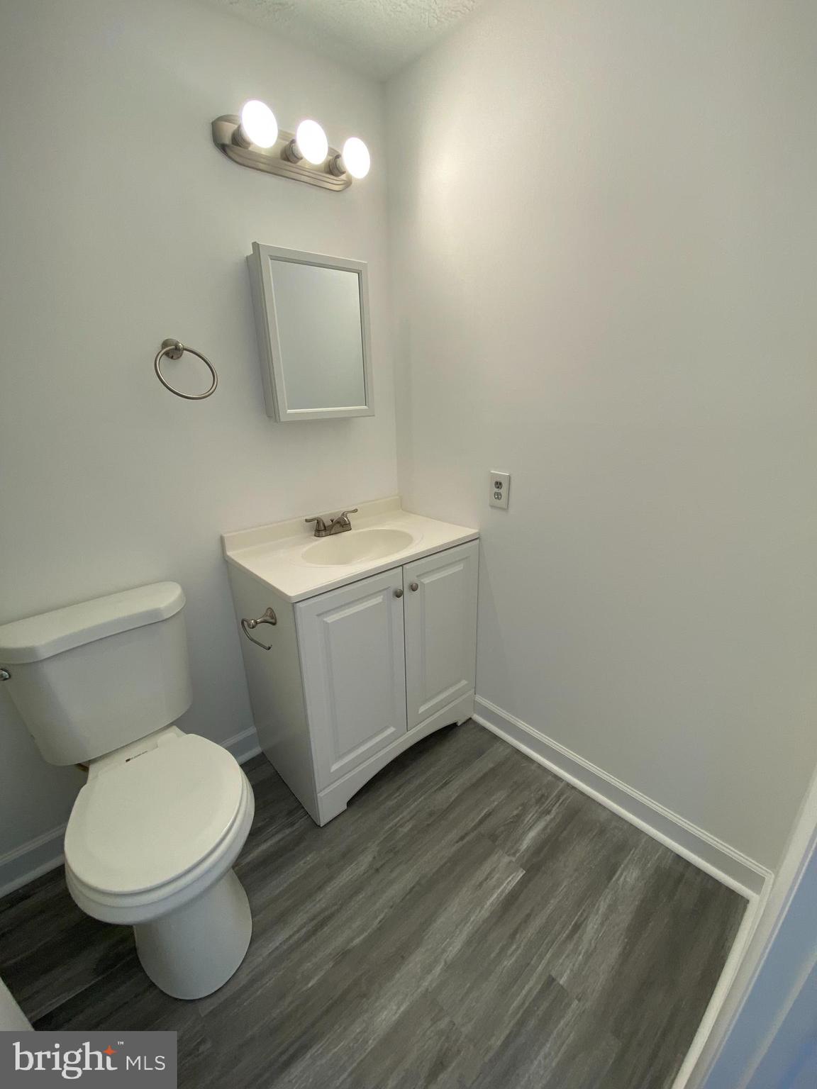 CHESTERFIELD GARDEN CONDOMINIUM - Residential Lease