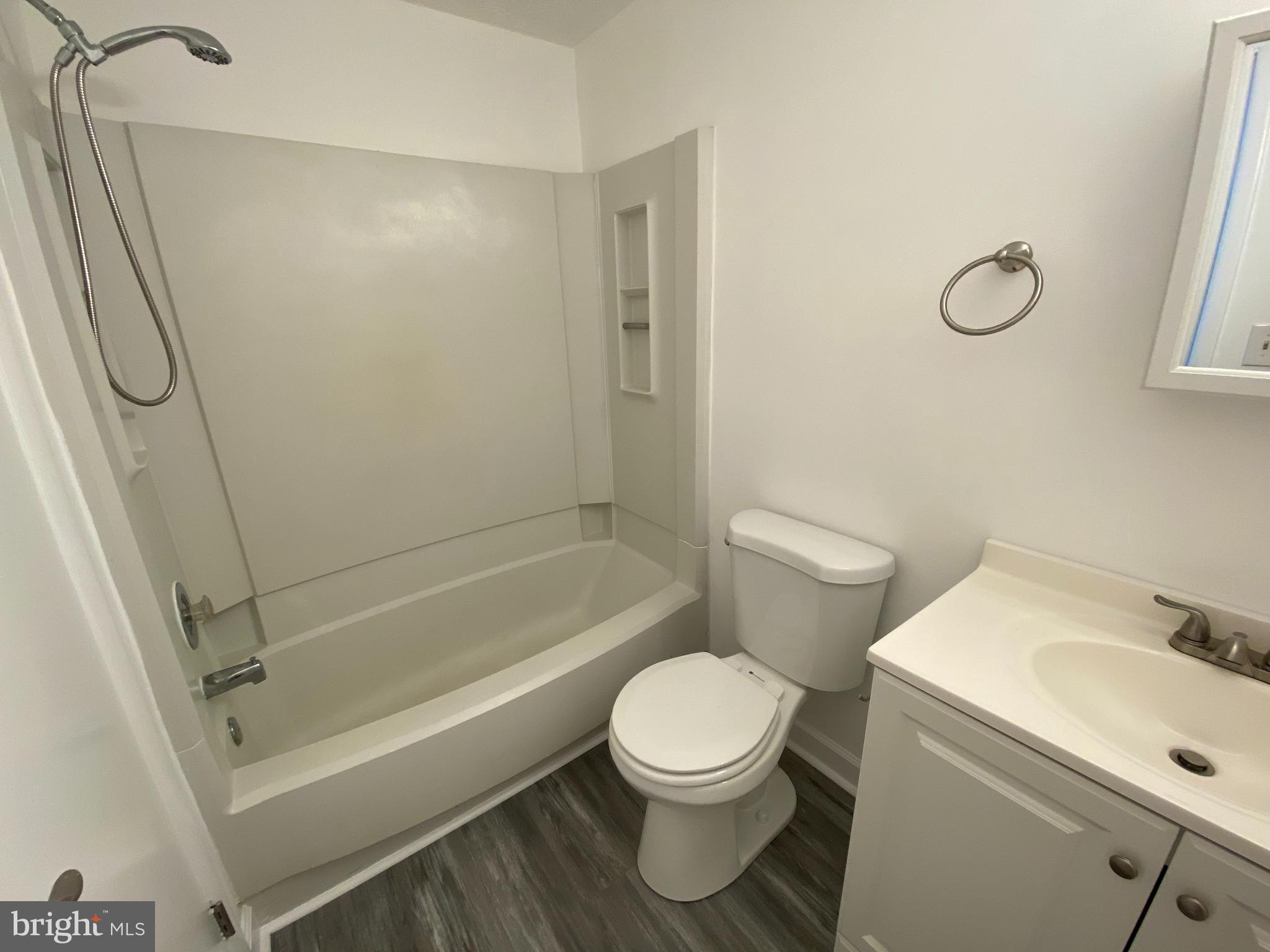 CHESTERFIELD GARDEN CONDOMINIUM - Residential Lease