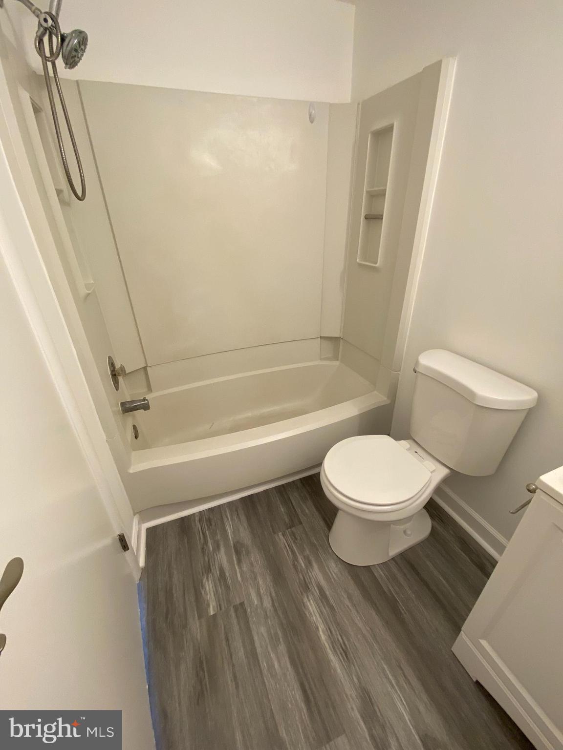 CHESTERFIELD GARDEN CONDOMINIUM - Residential Lease