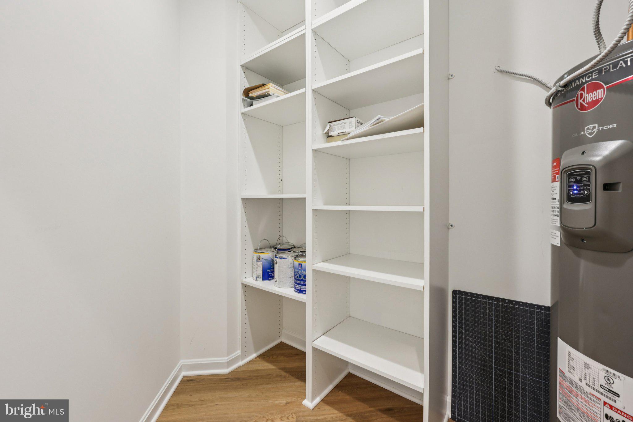 LANSDOWNE WOODS LEISURE WORLD - Residential