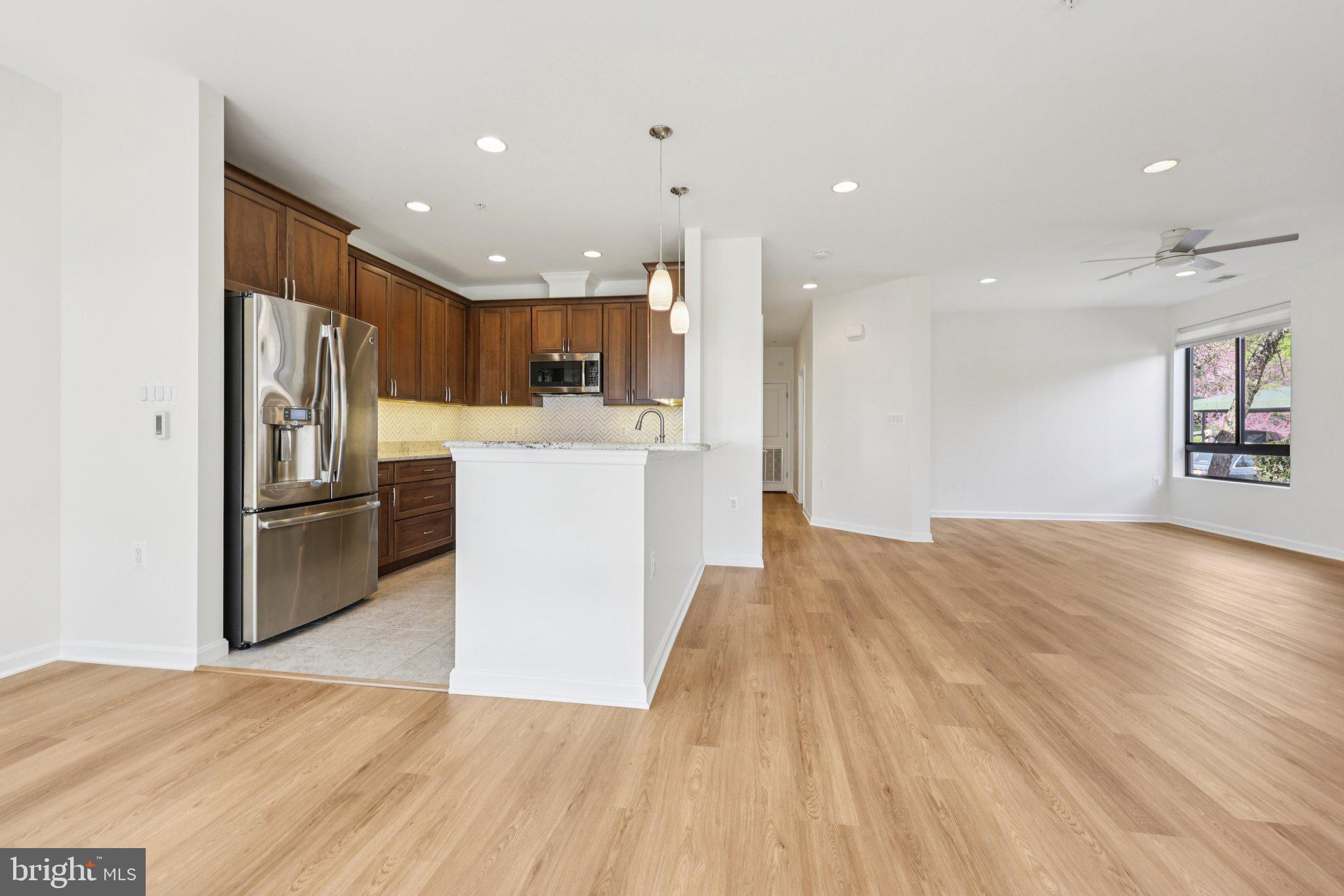 LANSDOWNE WOODS LEISURE WORLD - Residential