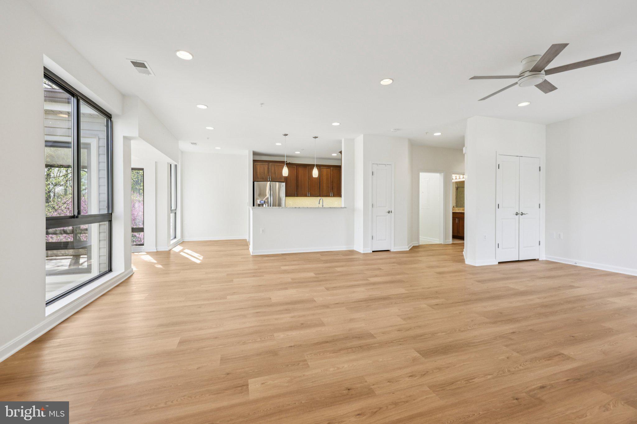 LANSDOWNE WOODS LEISURE WORLD - Residential