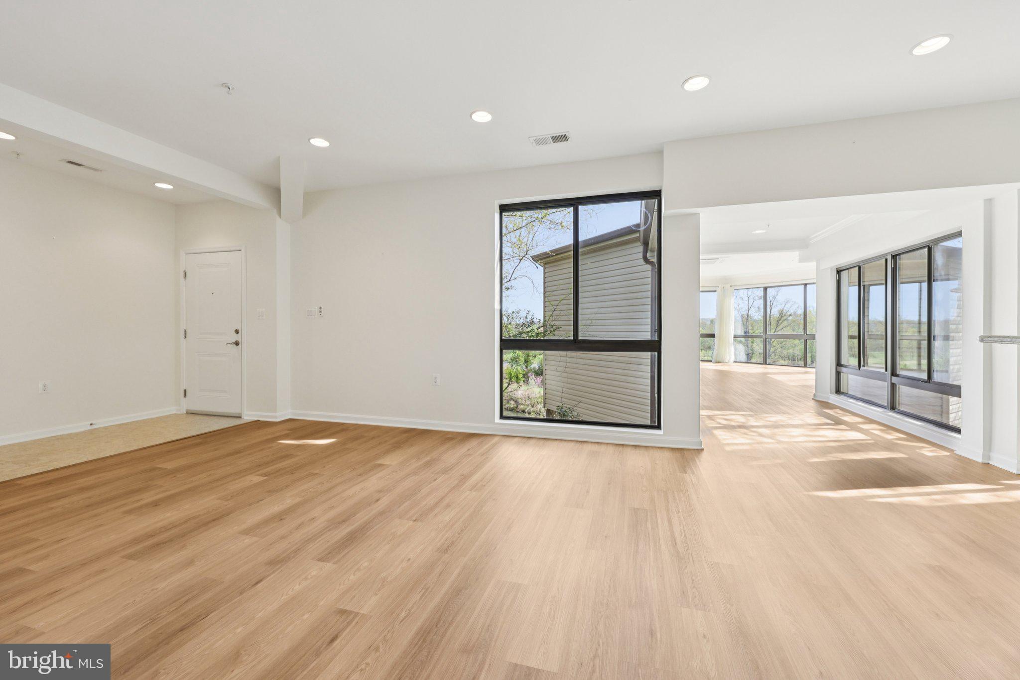 LANSDOWNE WOODS LEISURE WORLD - Residential