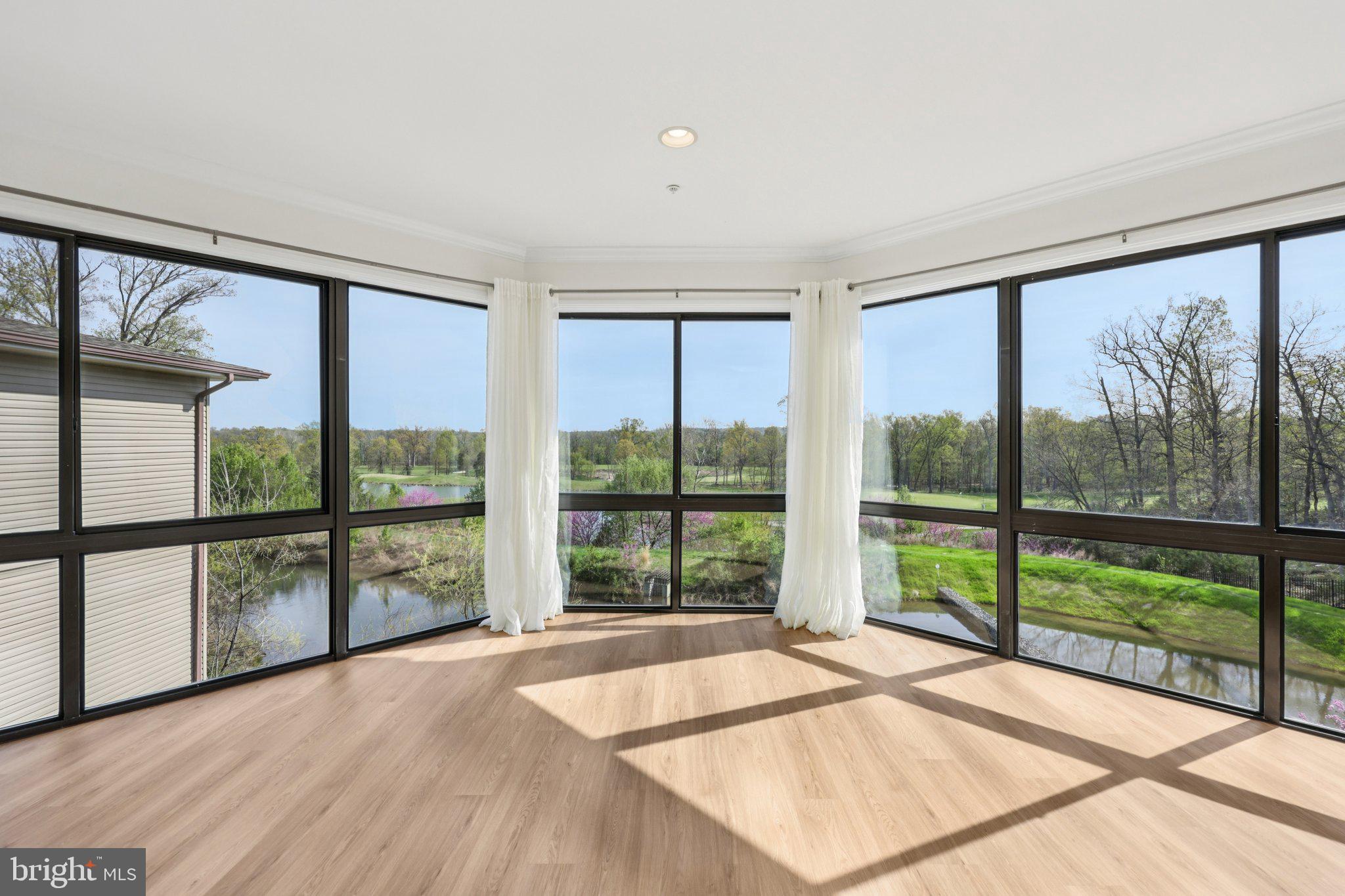 LANSDOWNE WOODS LEISURE WORLD - Residential