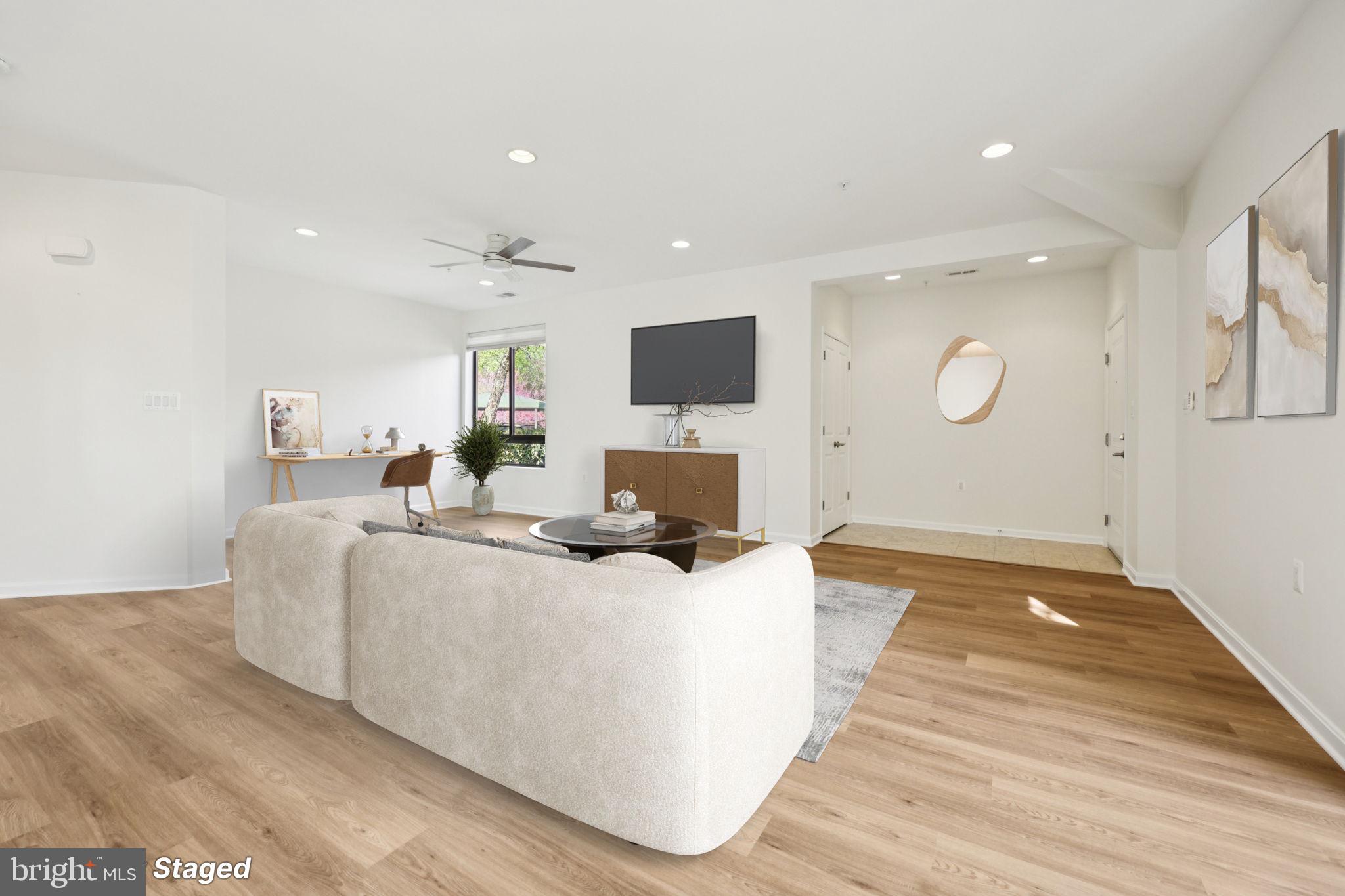 LANSDOWNE WOODS LEISURE WORLD - Residential