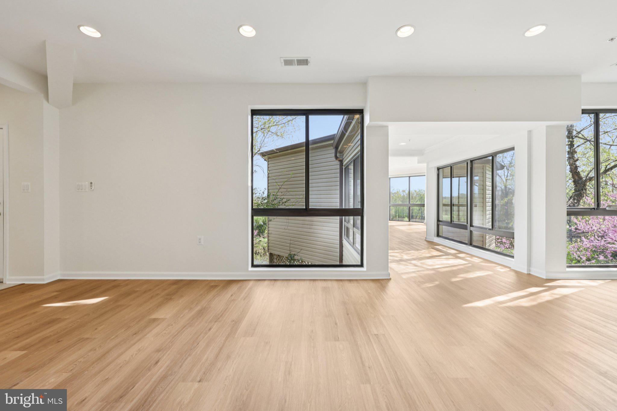 LANSDOWNE WOODS LEISURE WORLD - Residential