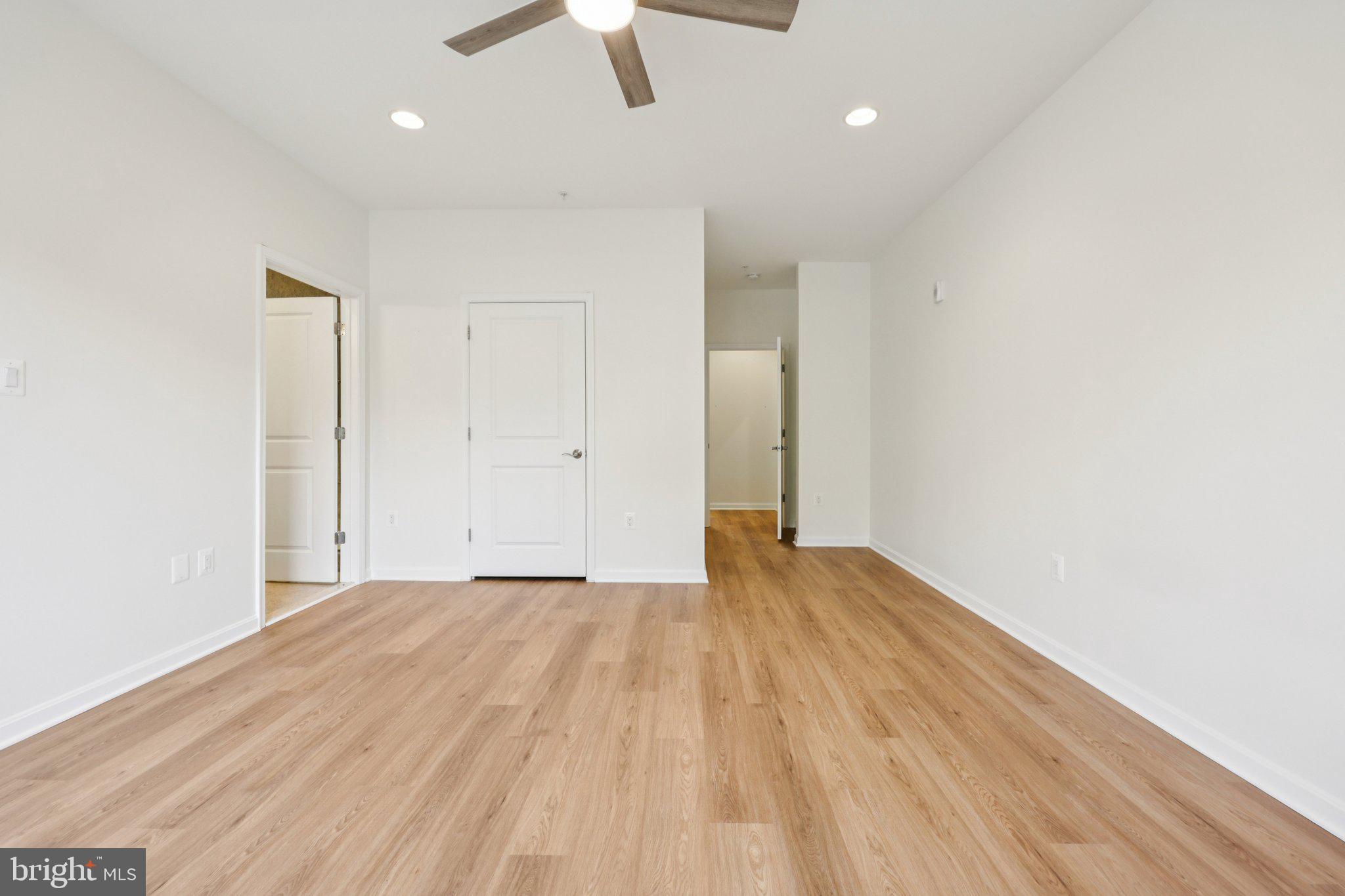 LANSDOWNE WOODS LEISURE WORLD - Residential