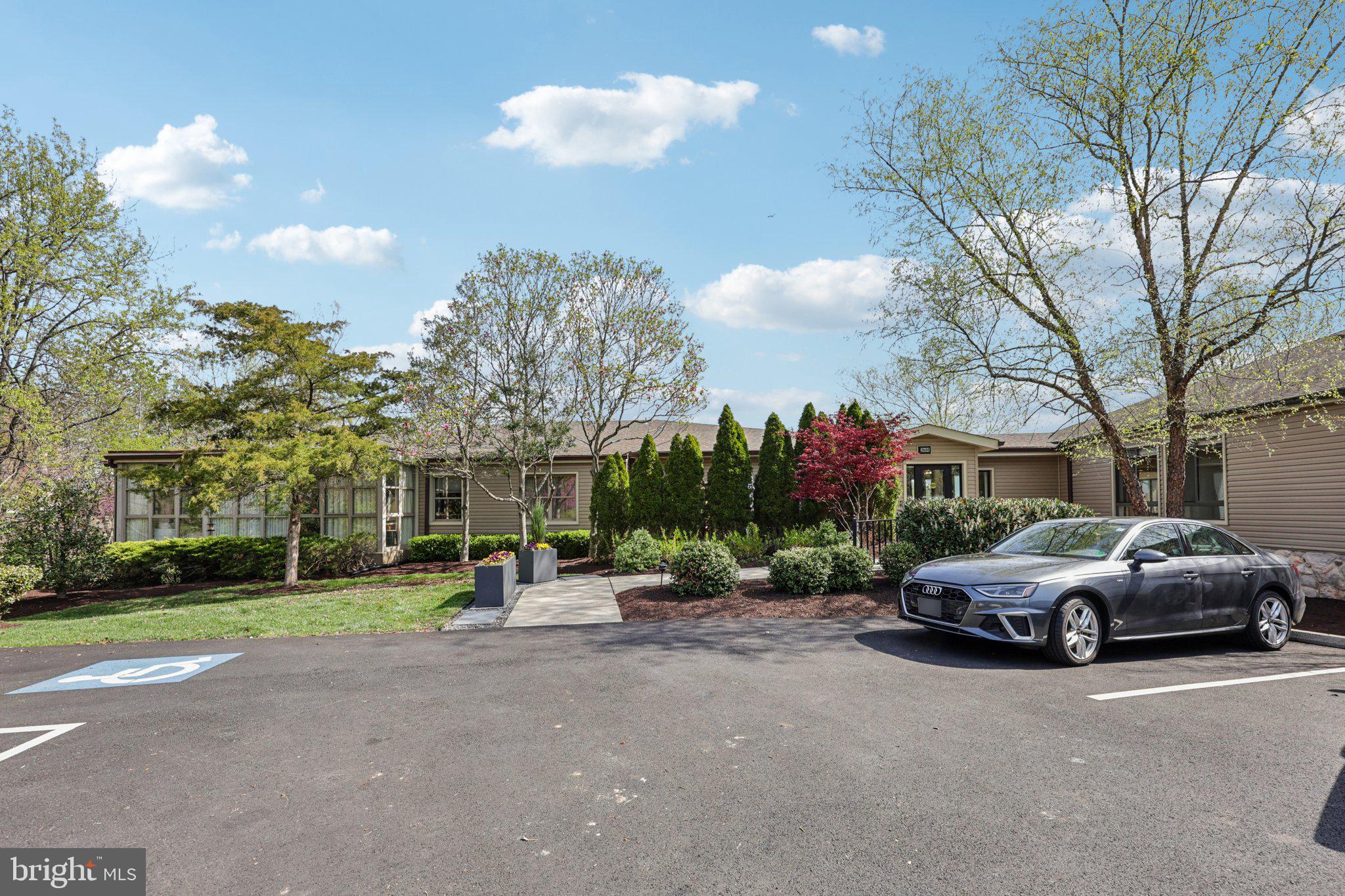 LANSDOWNE WOODS LEISURE WORLD - Residential