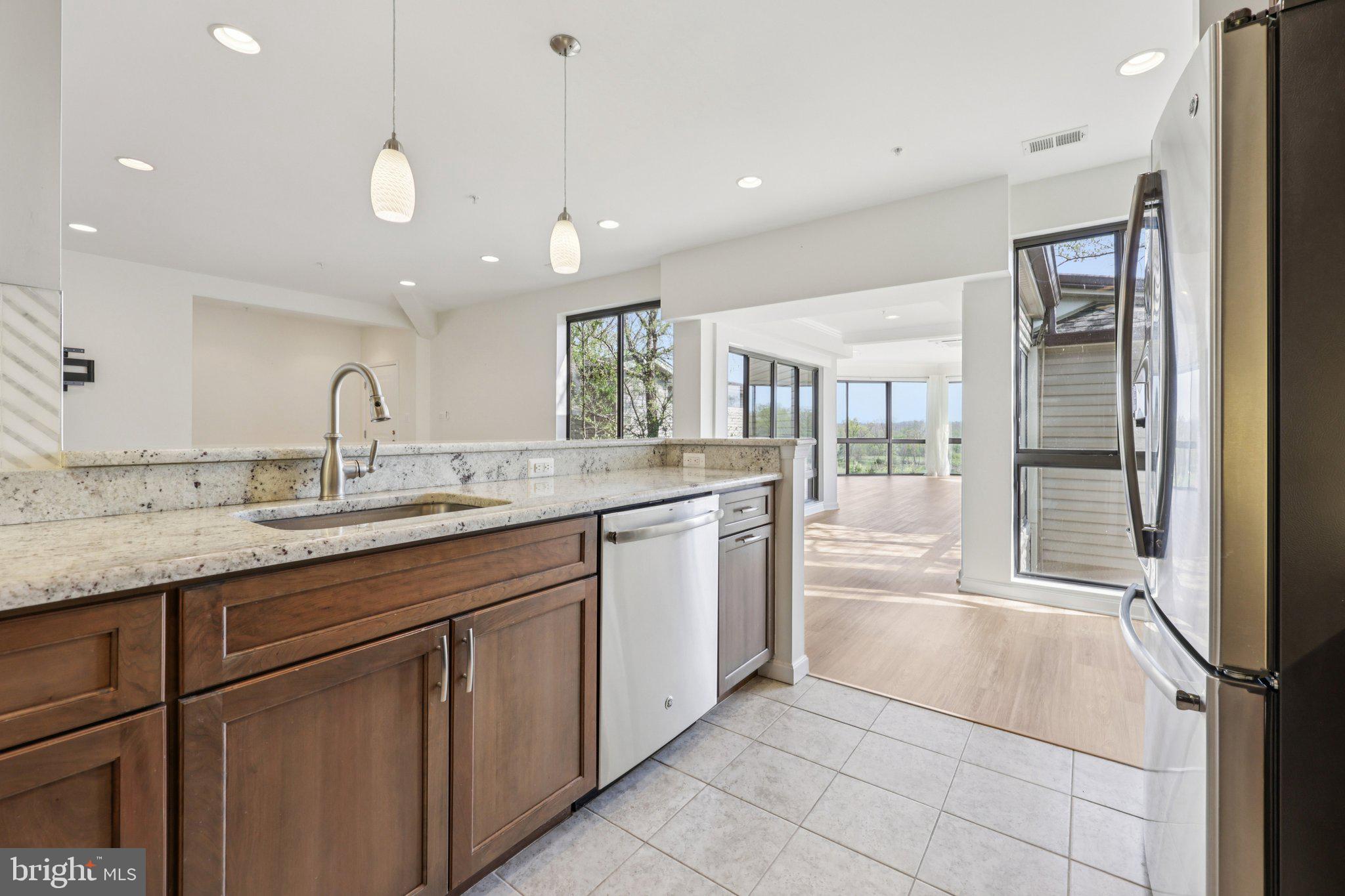 LANSDOWNE WOODS LEISURE WORLD - Residential