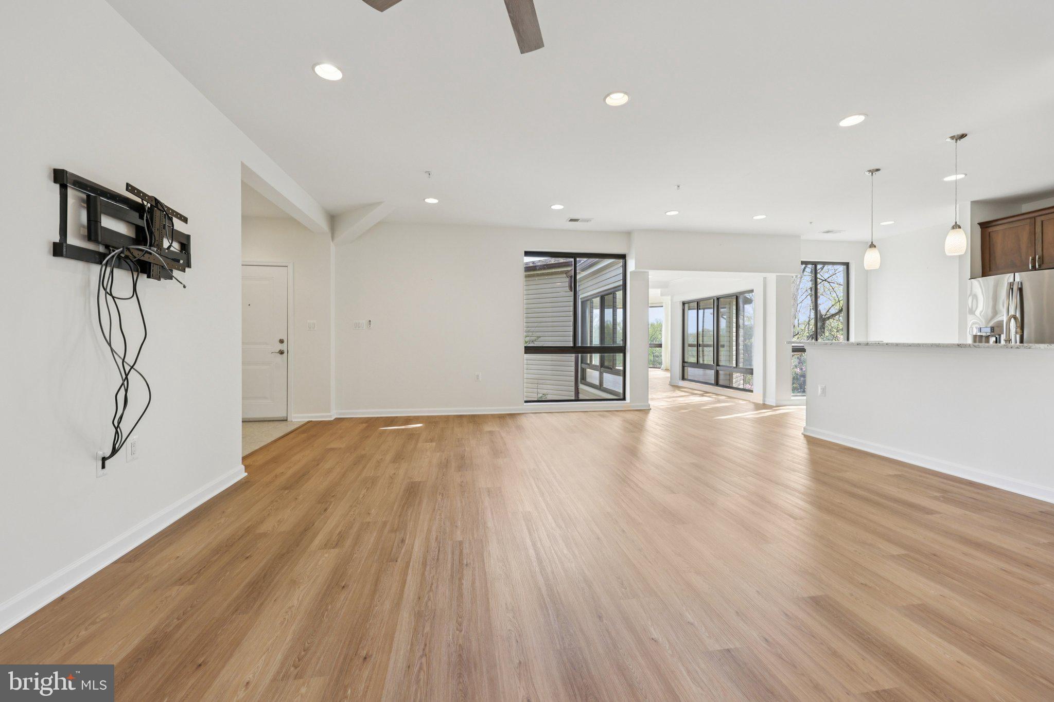 LANSDOWNE WOODS LEISURE WORLD - Residential